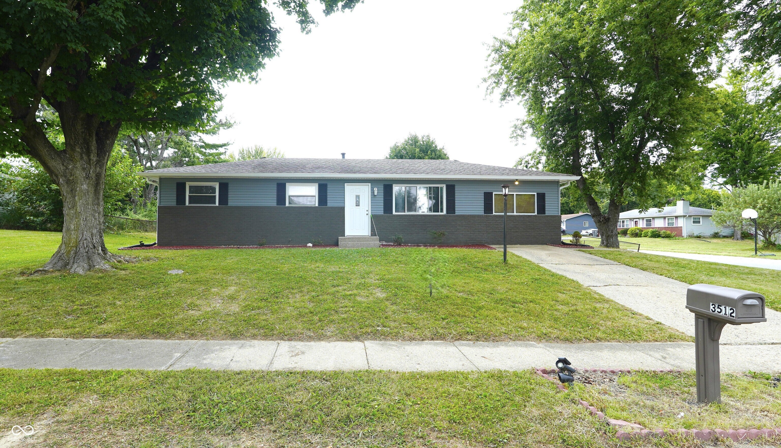 3512 Royal Oak Drive — photo