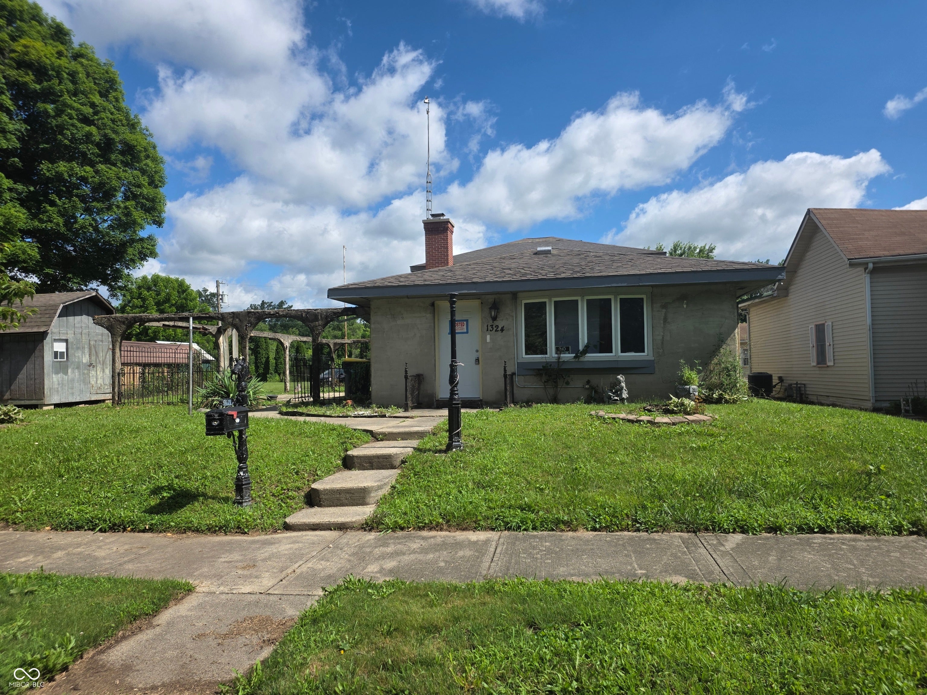 1324 W 1st Street — photo