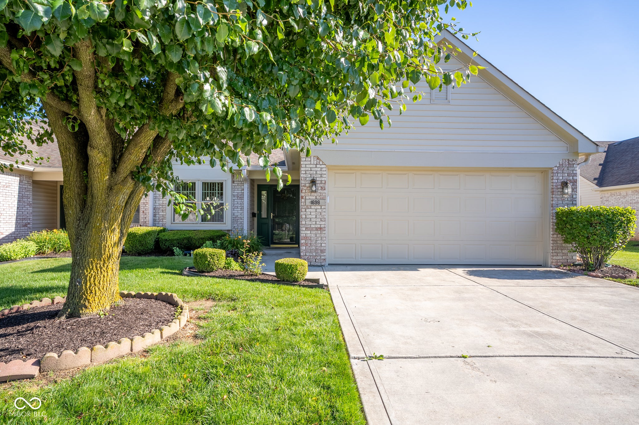 1698 Fairfield Circle — photo