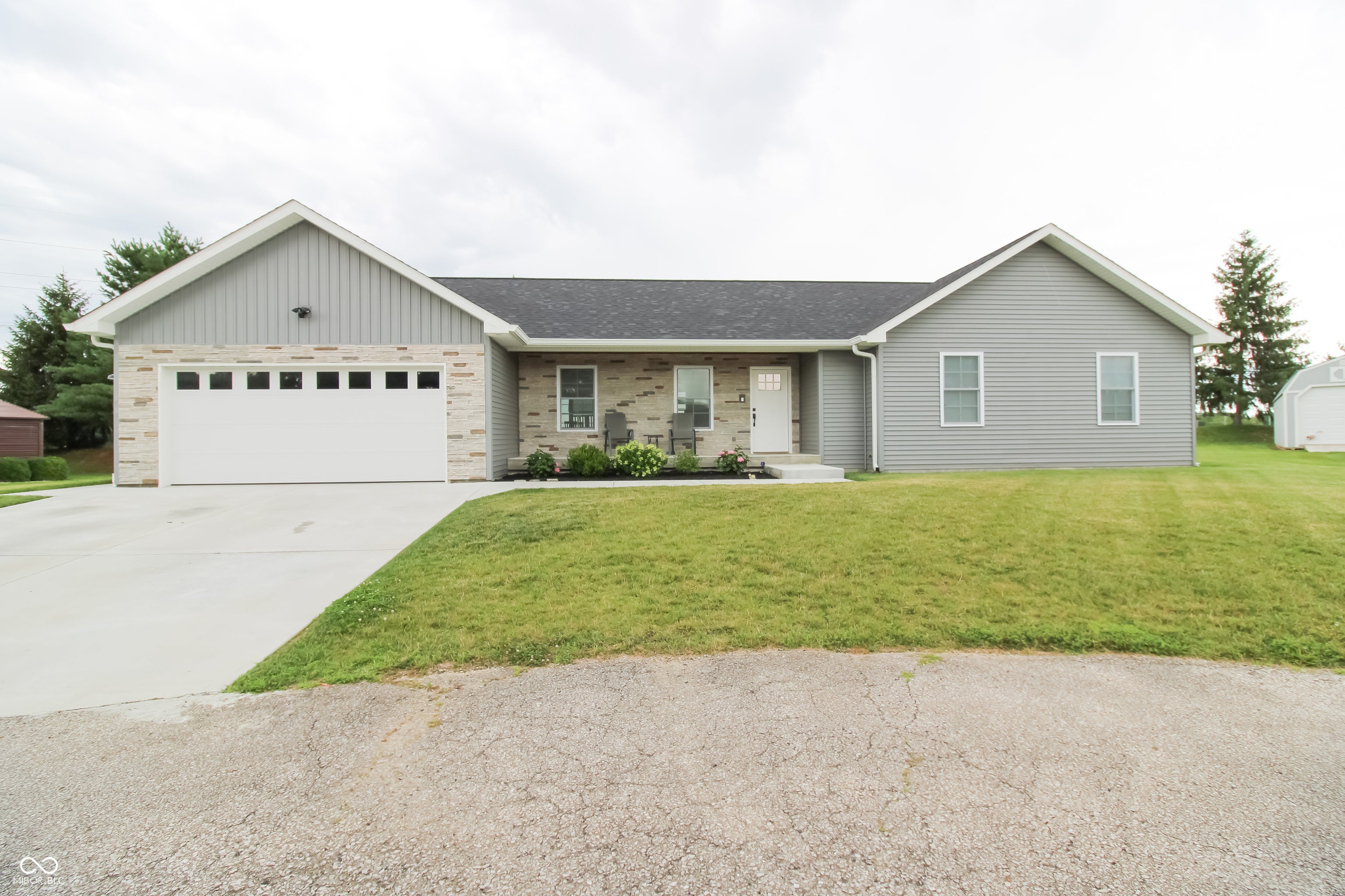 615 Sullivan Court — photo