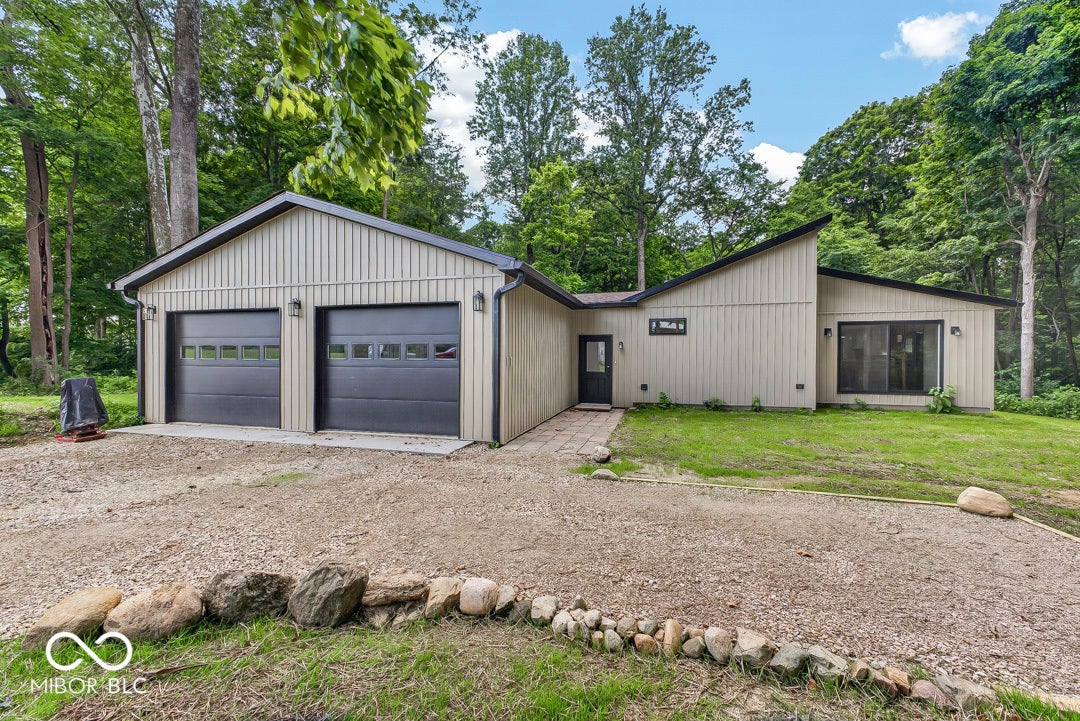 6888 S State Road 44 — photo
