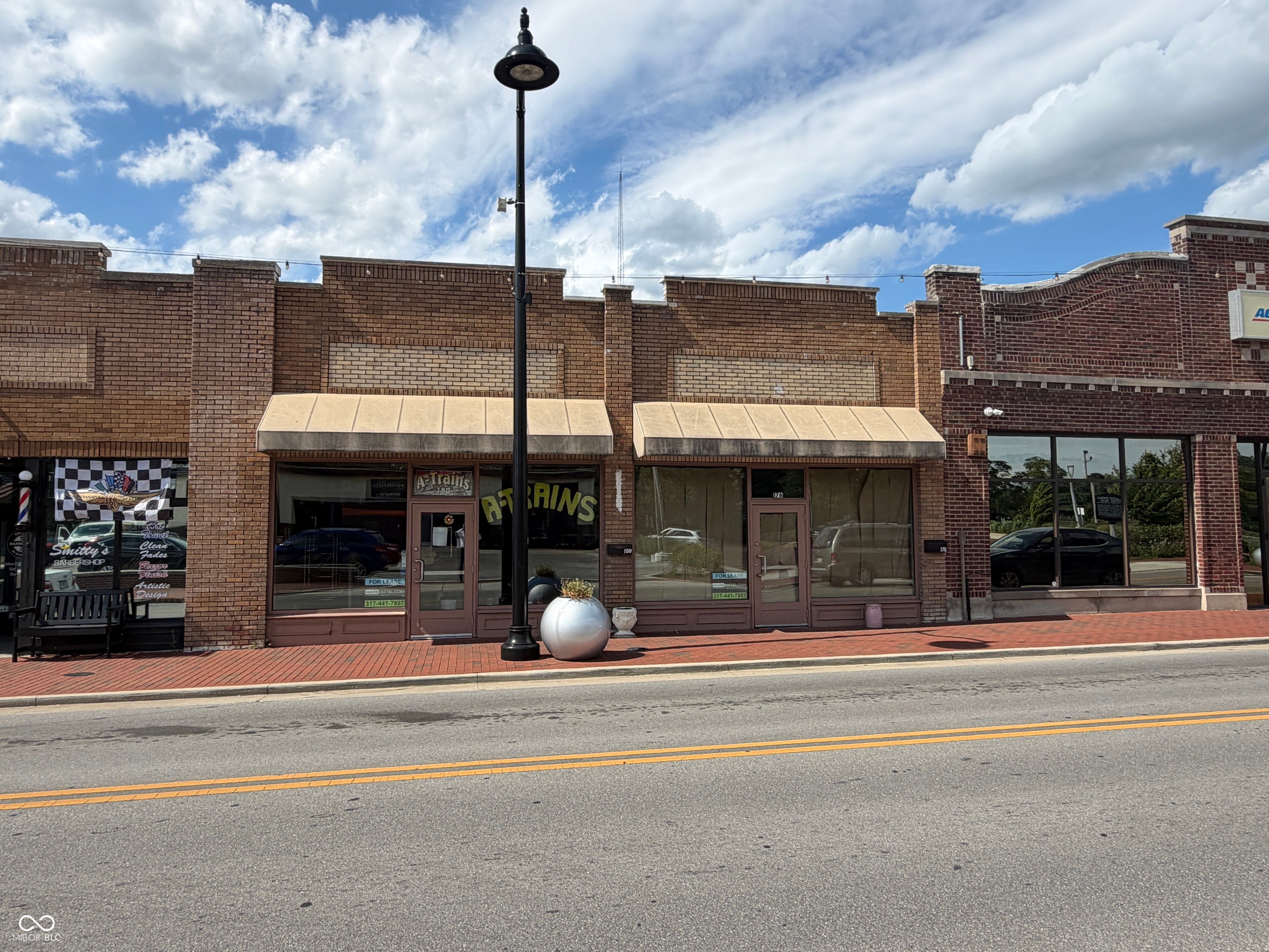 176 W Main Street — photo
