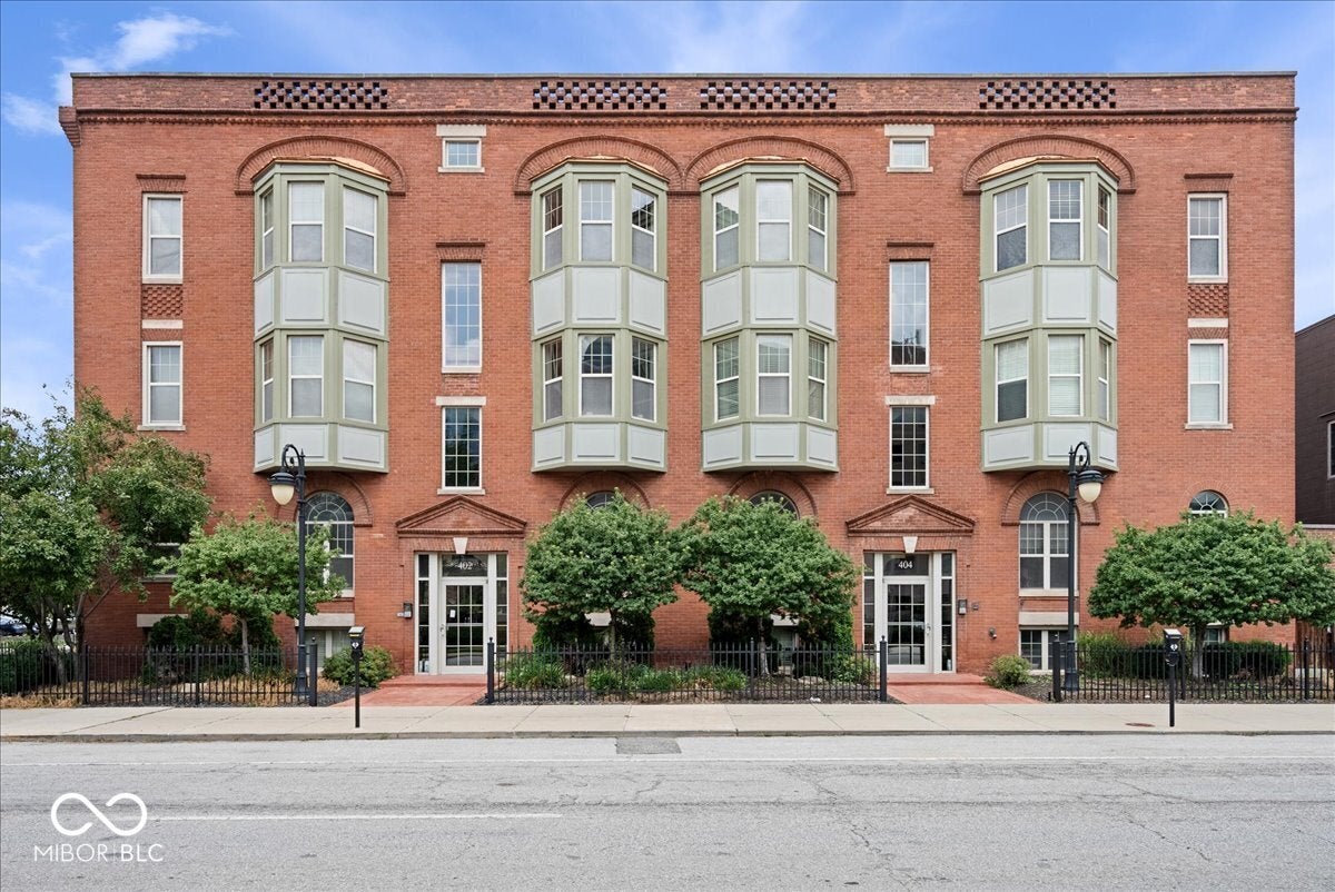 404 E New York Street 304 — photo