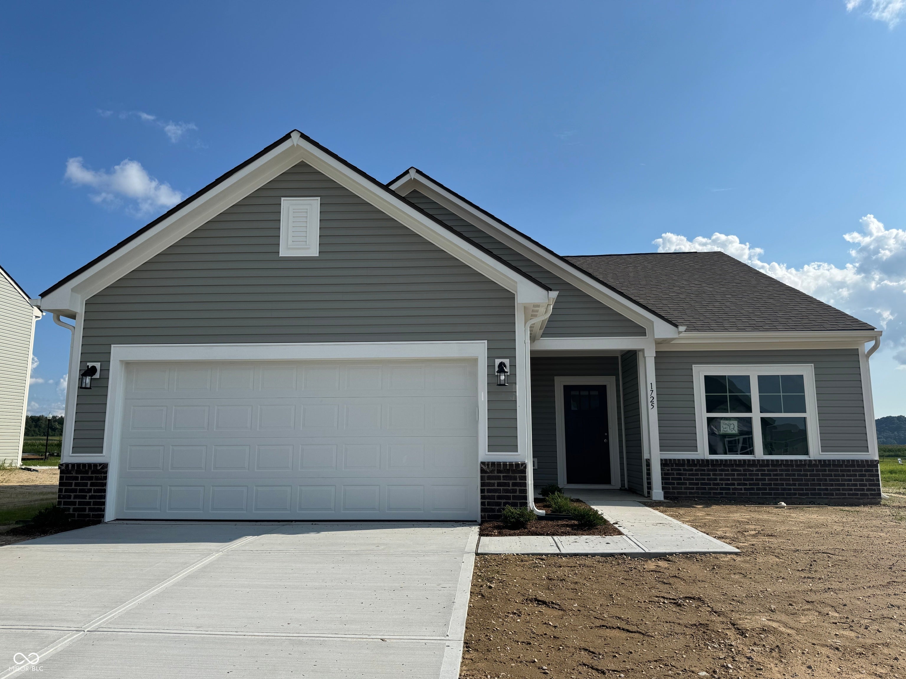 1725 E Hanna Drive — photo