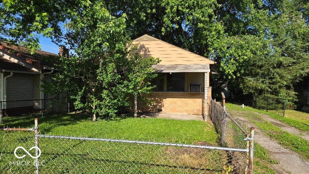2164 N Dequincy Street — photo