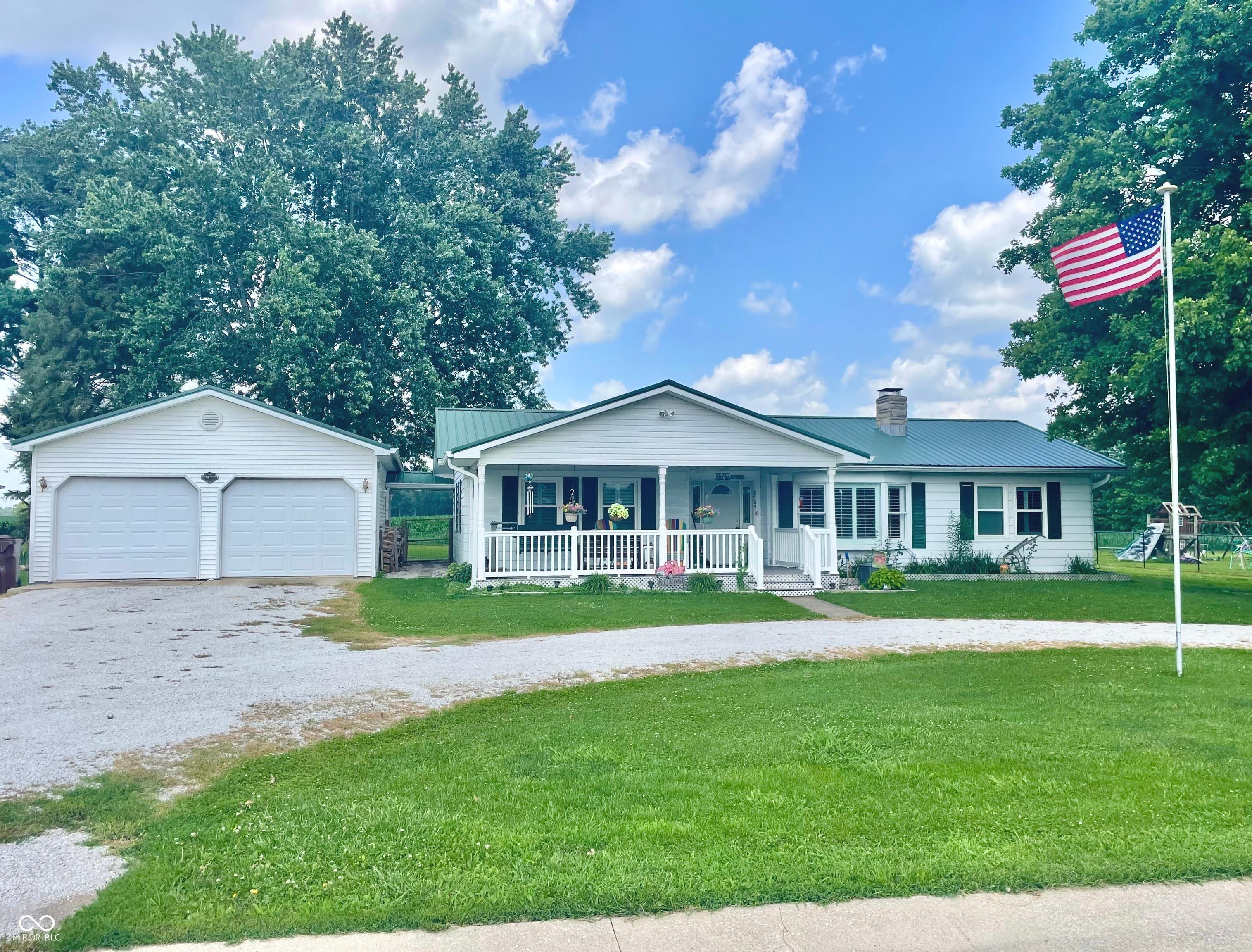 8709 E State Road 42 — photo