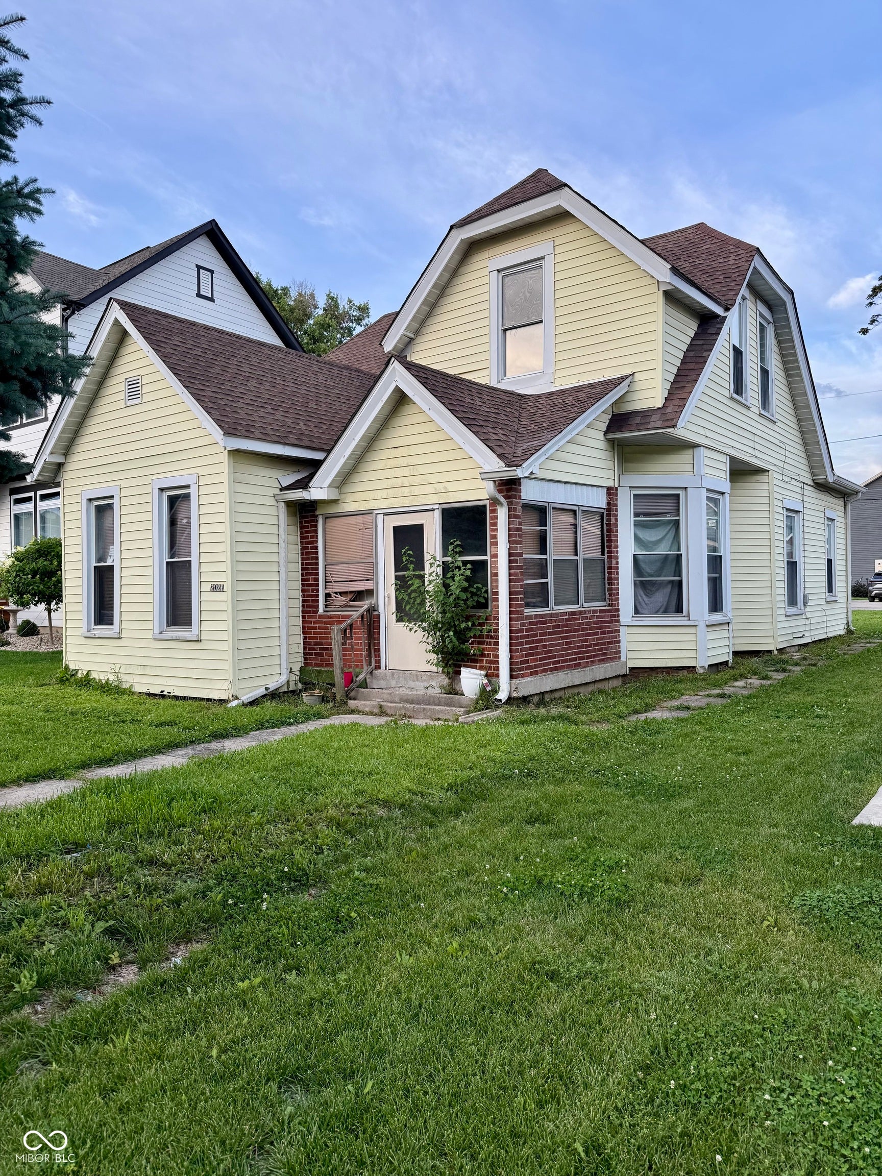 2021 Bellefontaine Street — photo