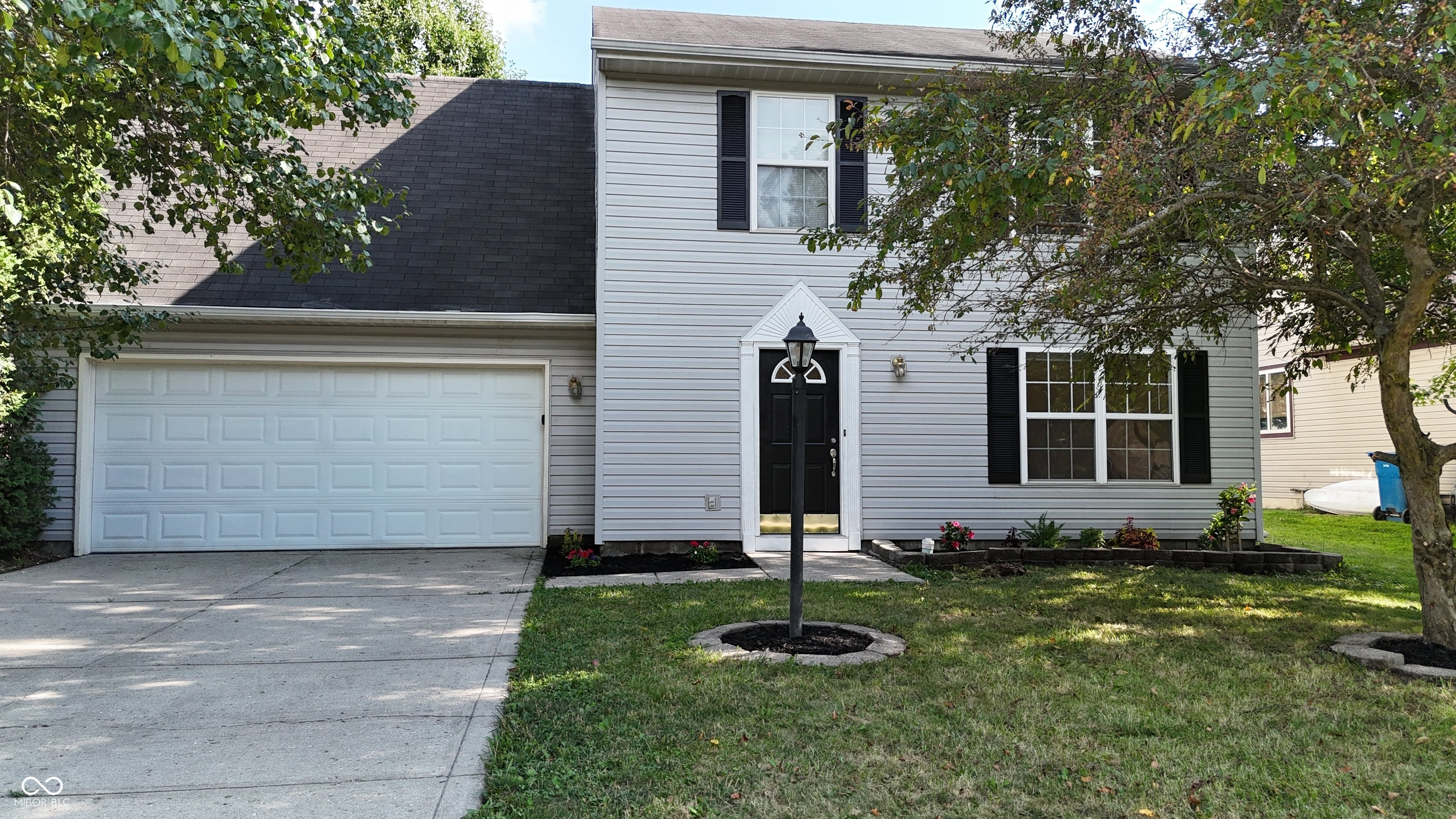 8913 Glass Chimney Lane — photo