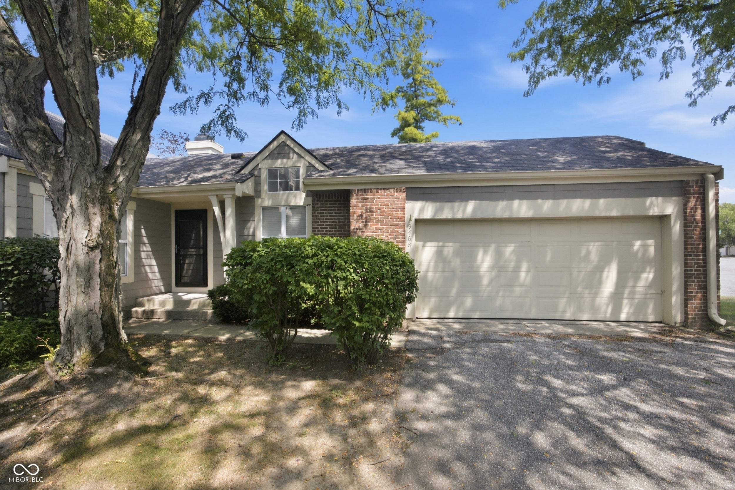 9468 Aberdare Drive — photo