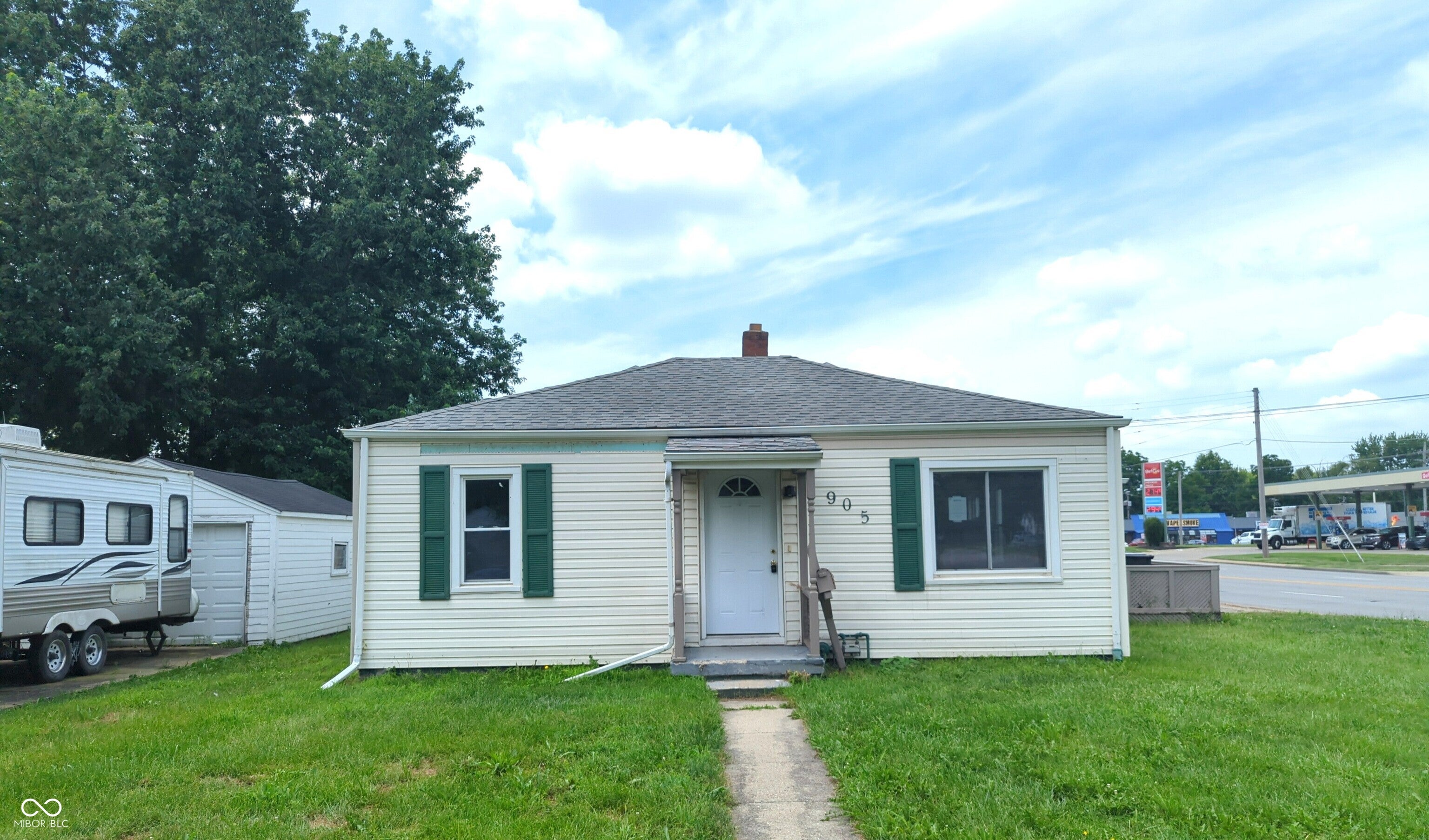 905 Crescent Drive — photo