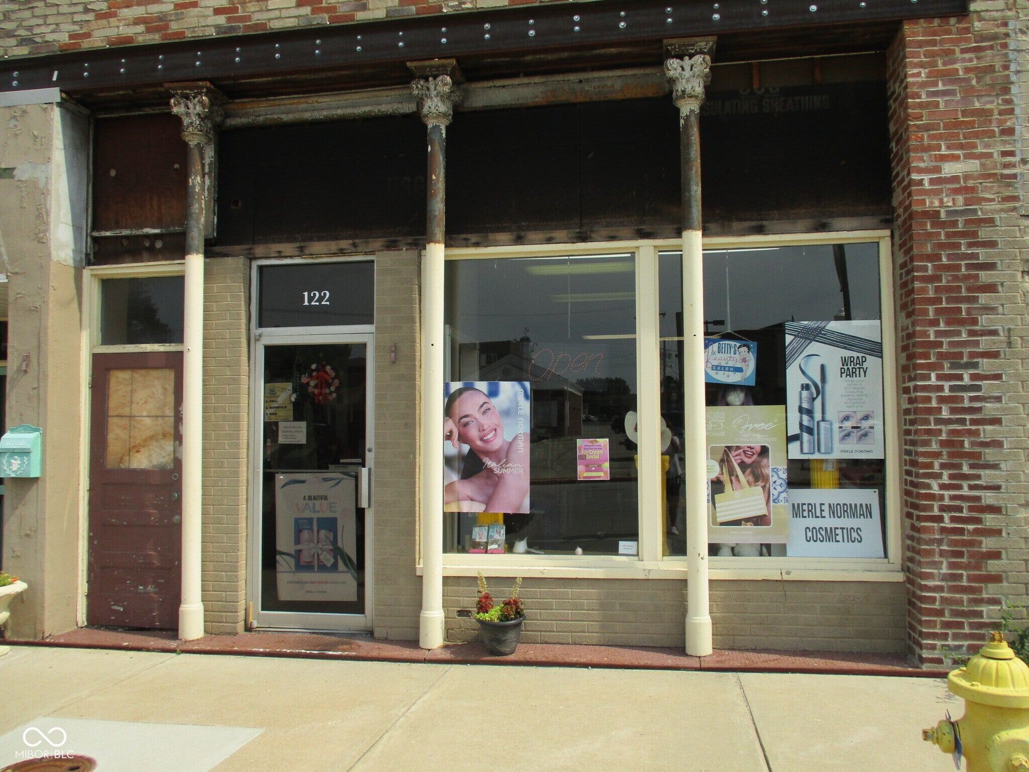 122 W Main Street — photo