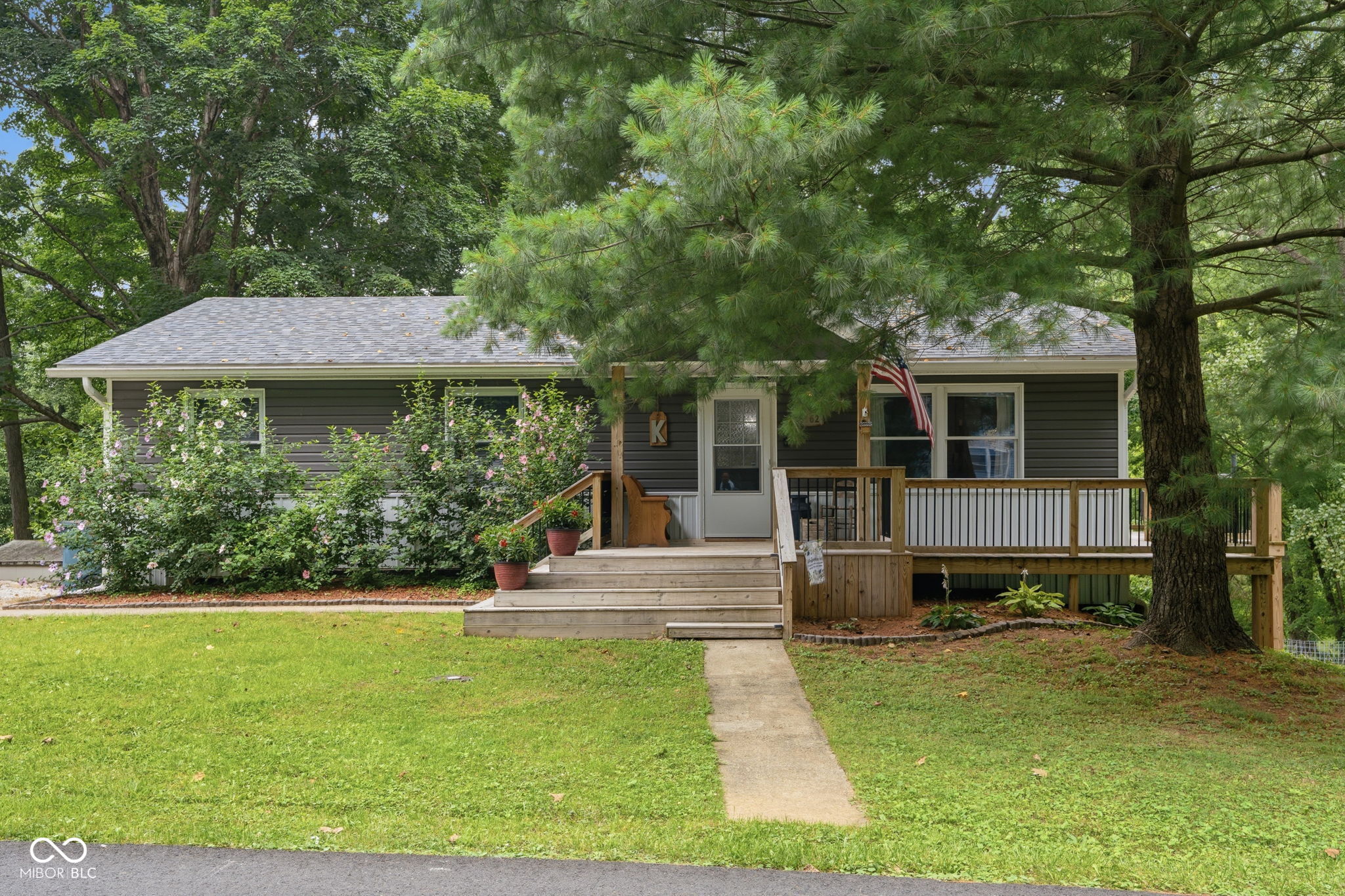 8762 N Briarwood Lk E Drive — photo