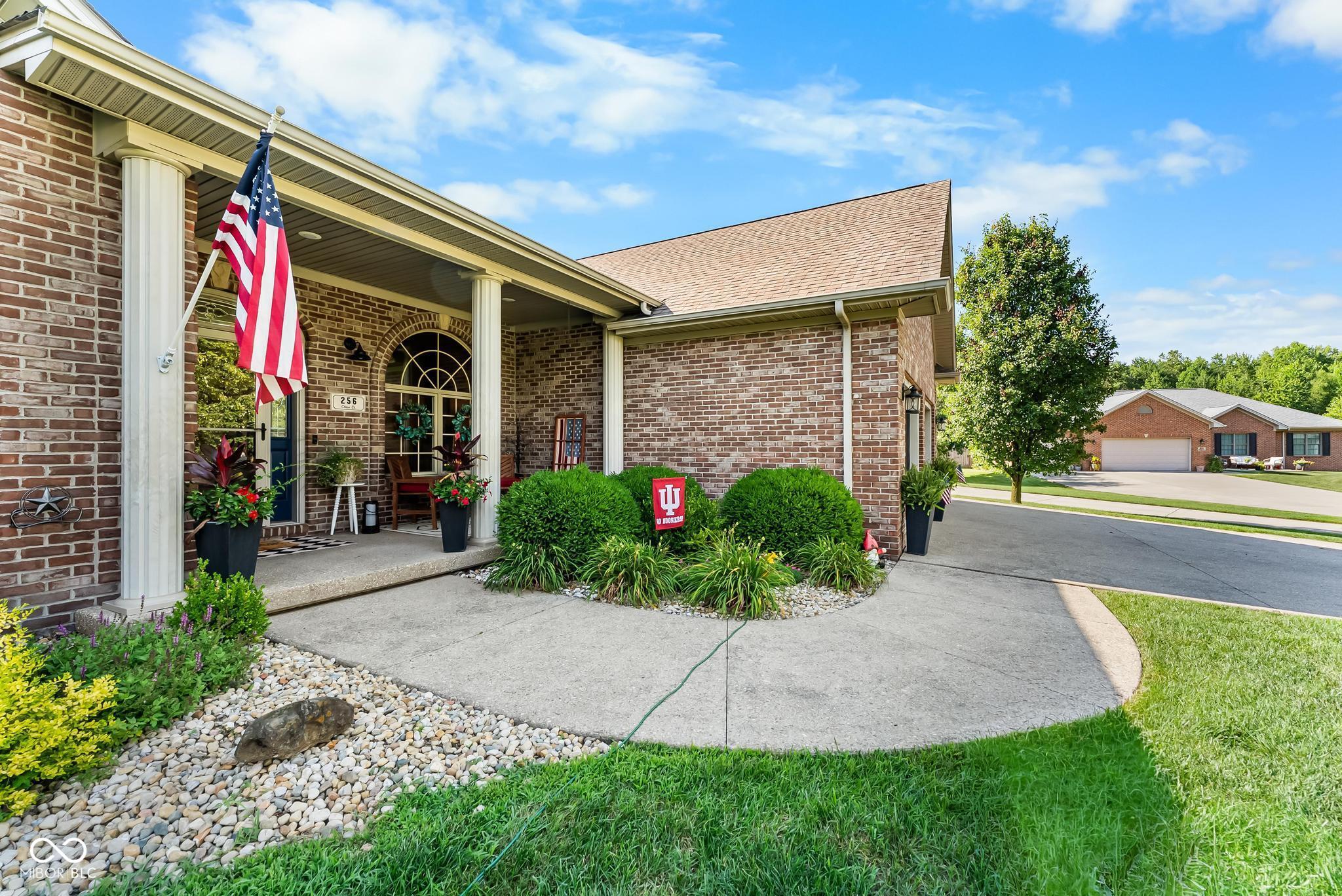 256 Chase Court — photo