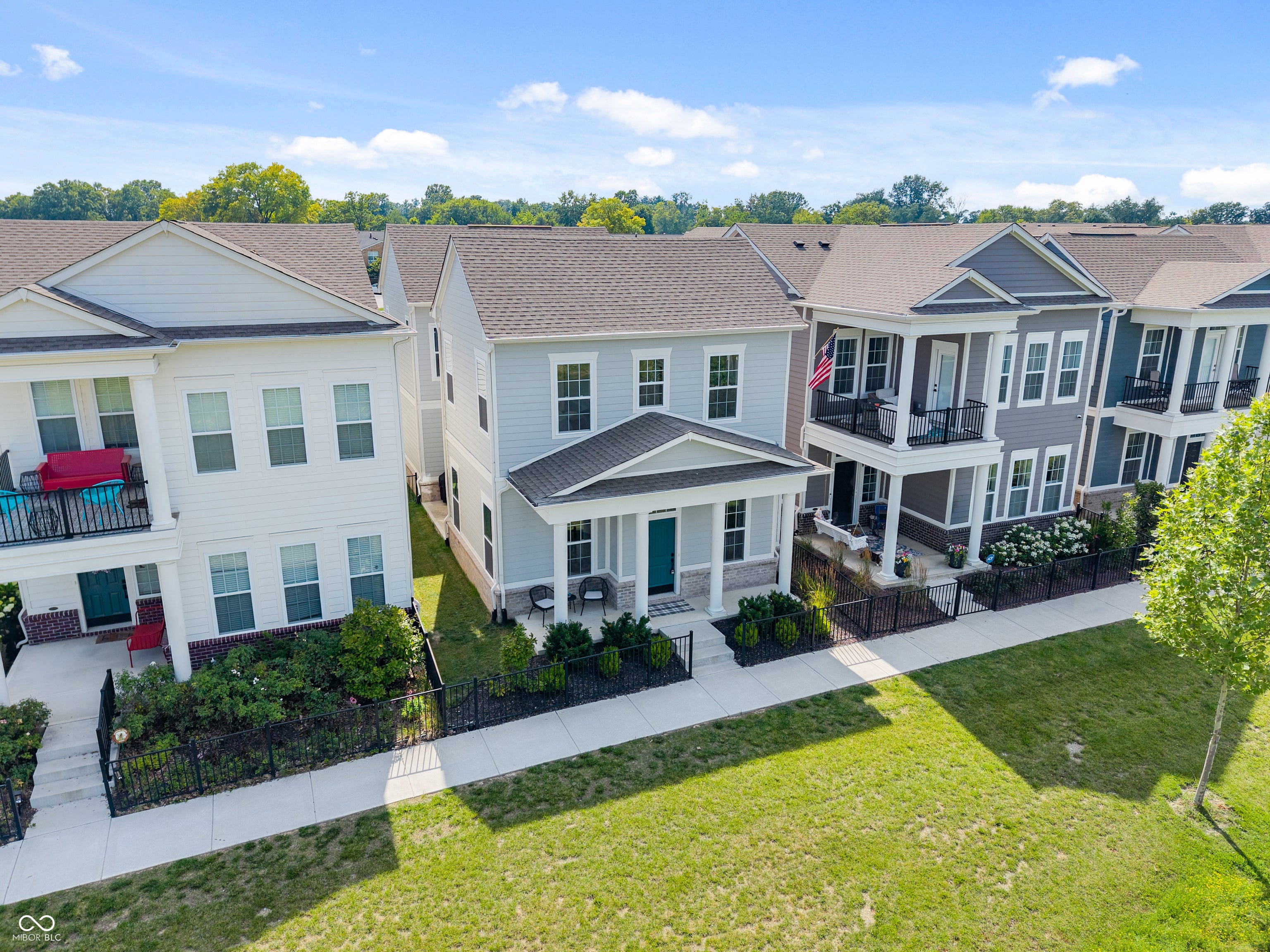 1135 Valentine Lane — photo
