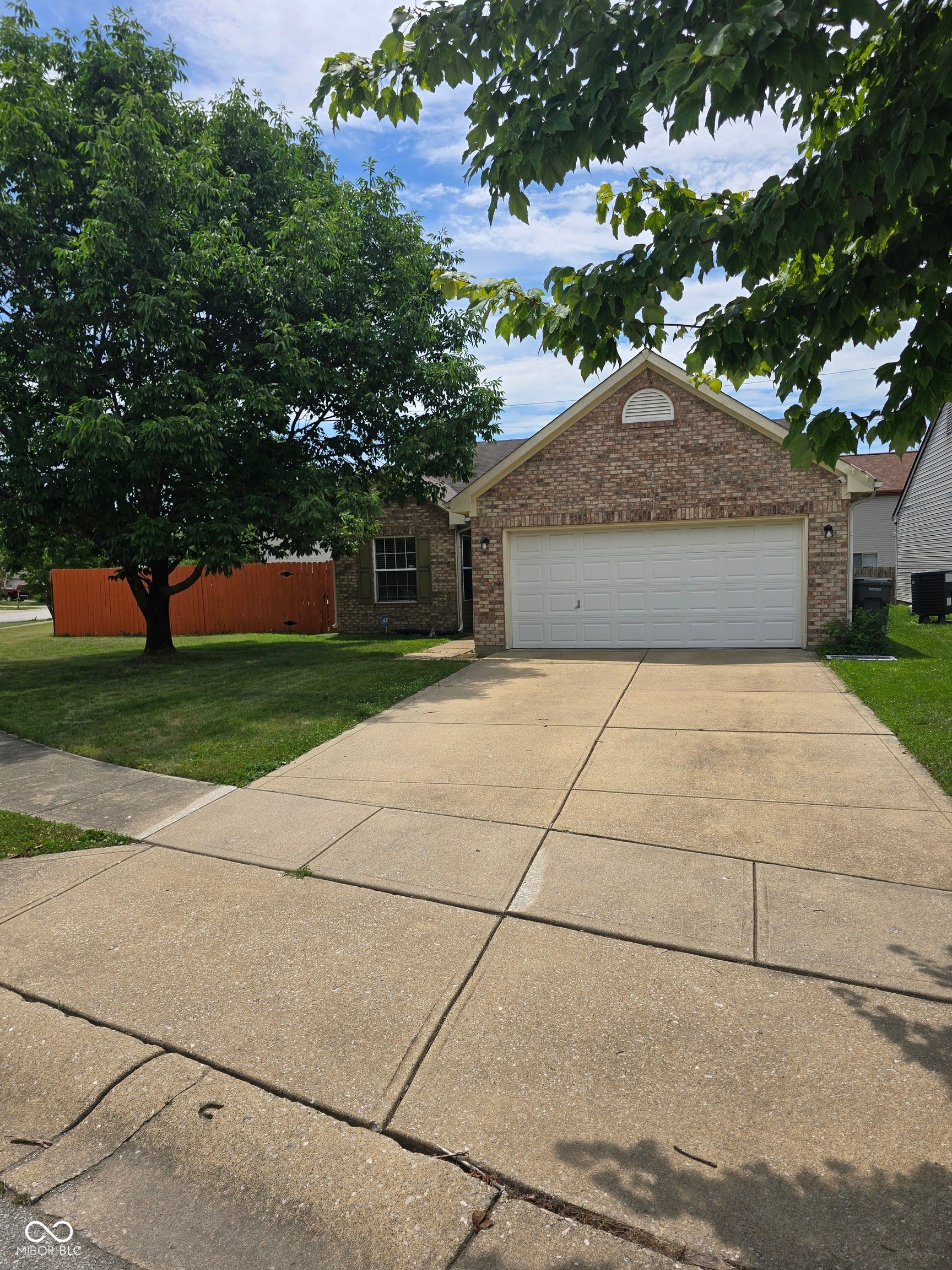 5360 Lakeside Manor Drive — photo