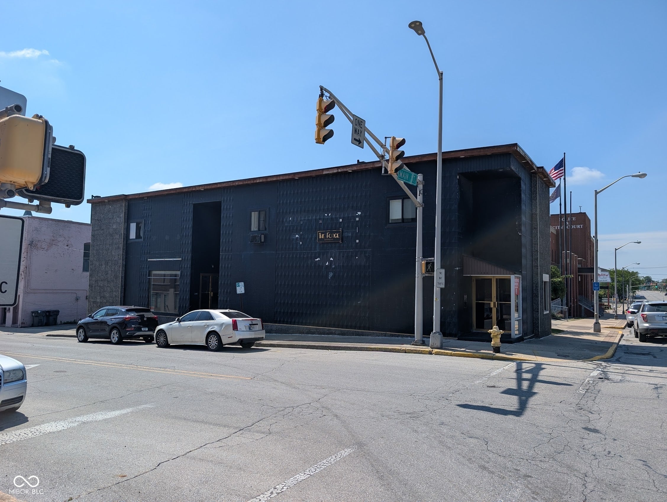 1000 Main Street — photo