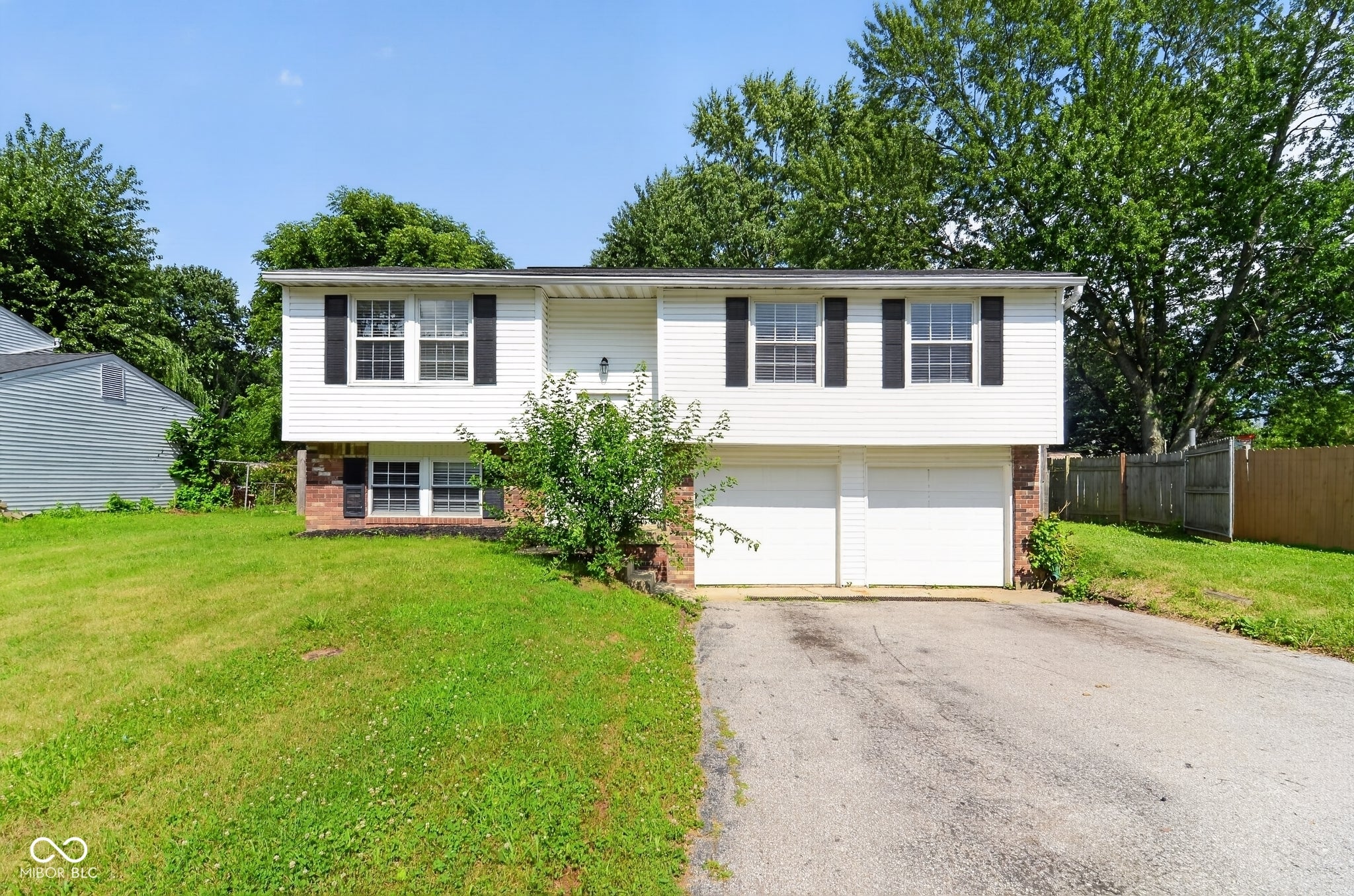 335 Broken Arrow Court — photo