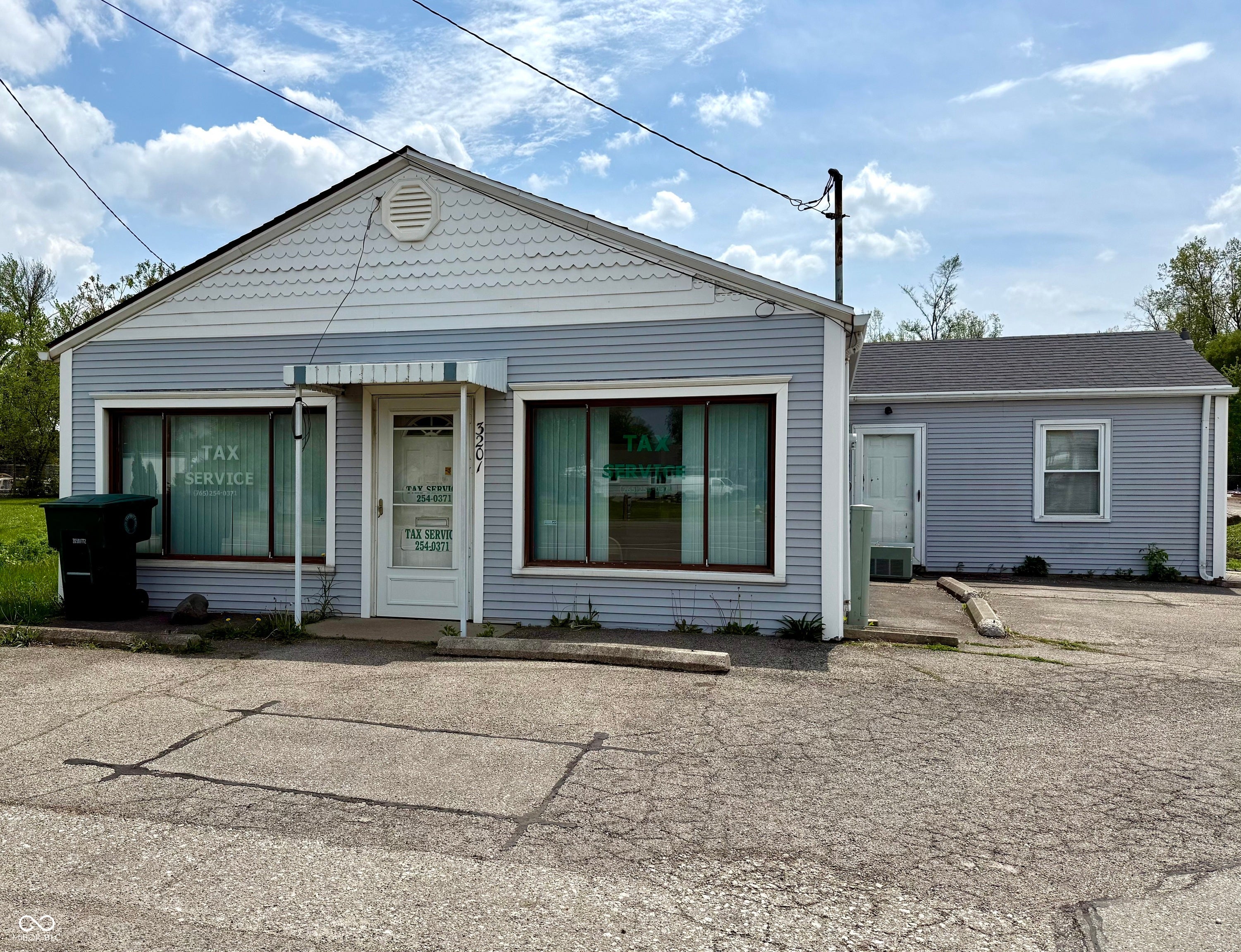 3201 E Jackson Street — photo