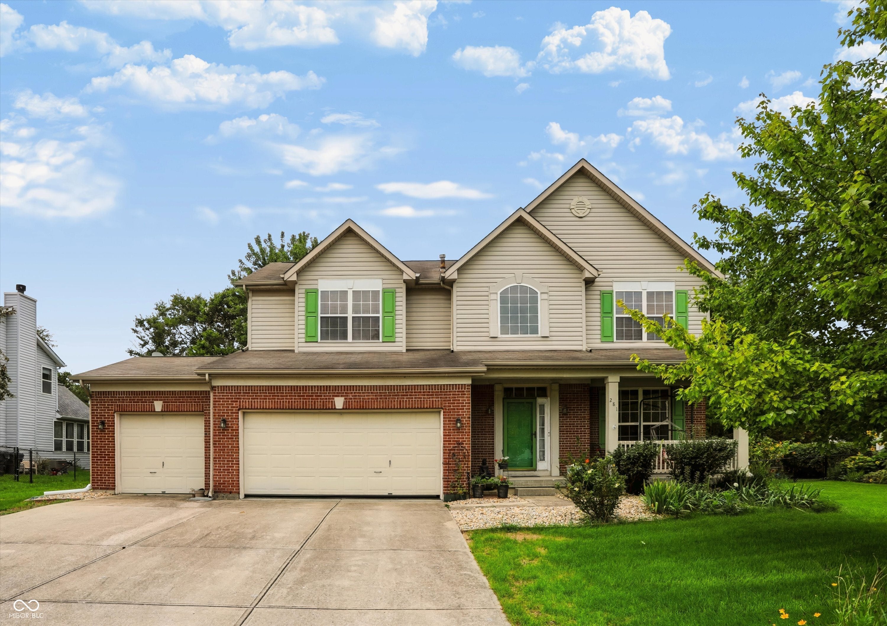 281 Wakefield Drive E — photo