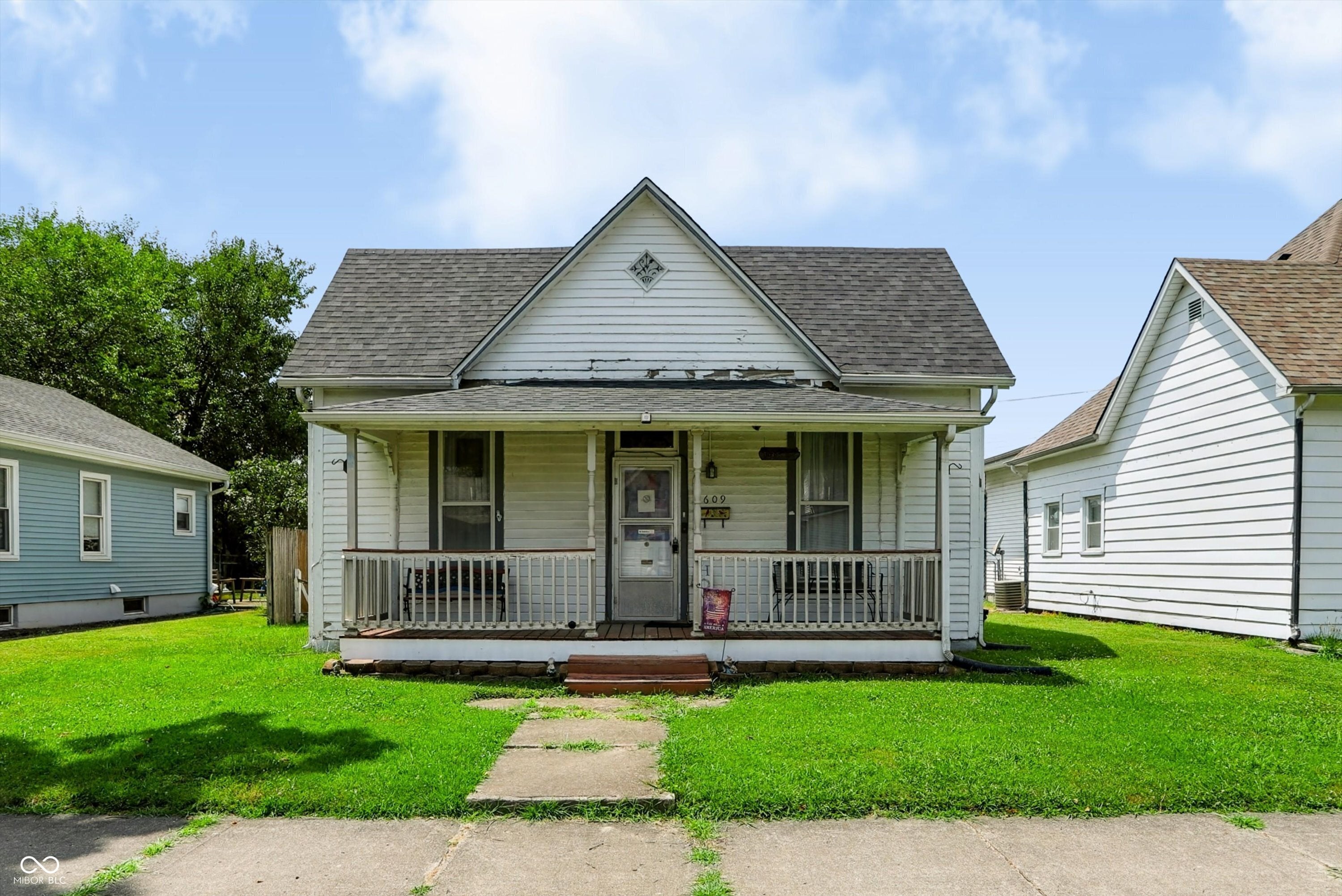 609 Montgomery Street — photo