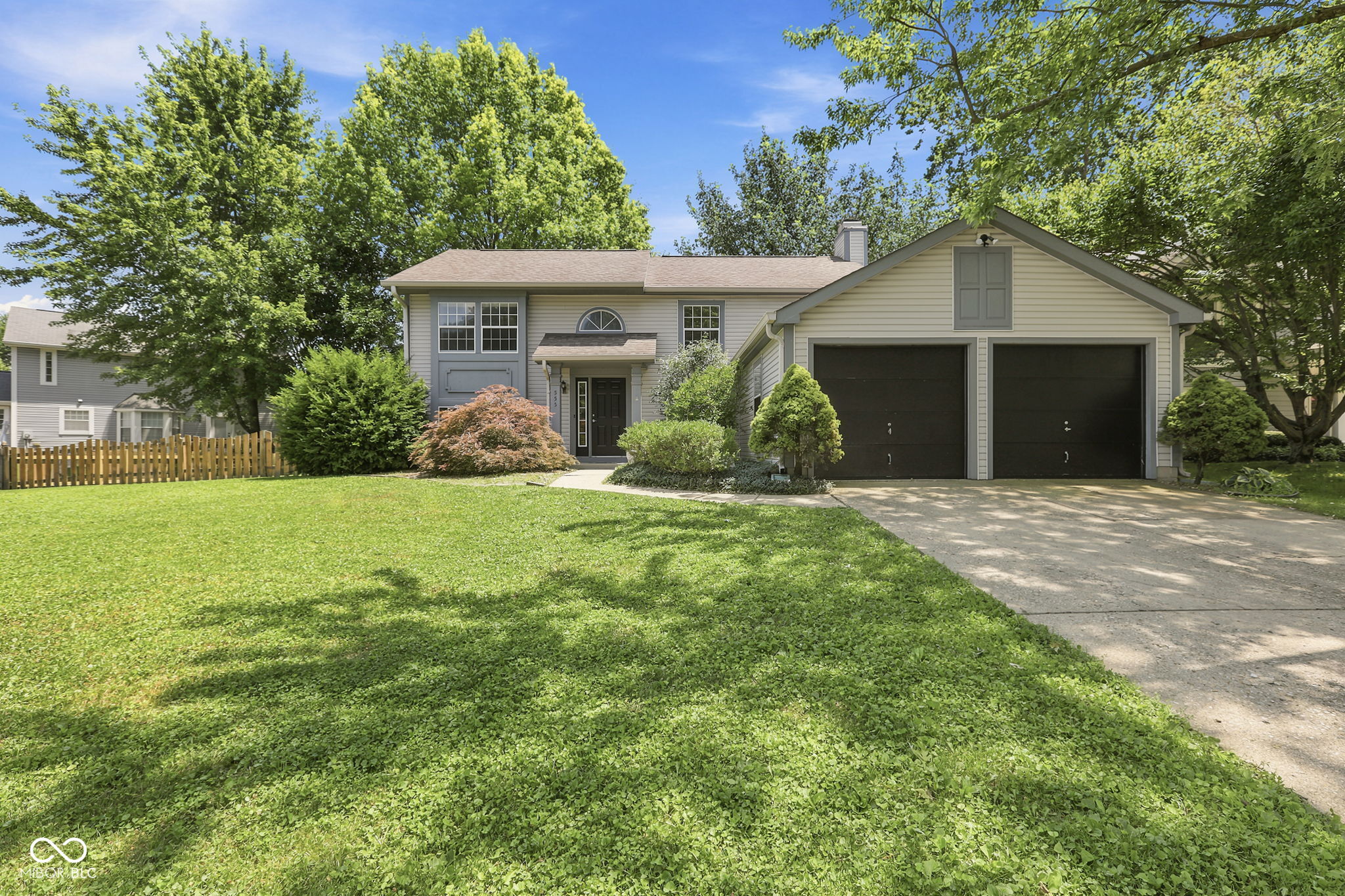 555 Hunters Trail — photo