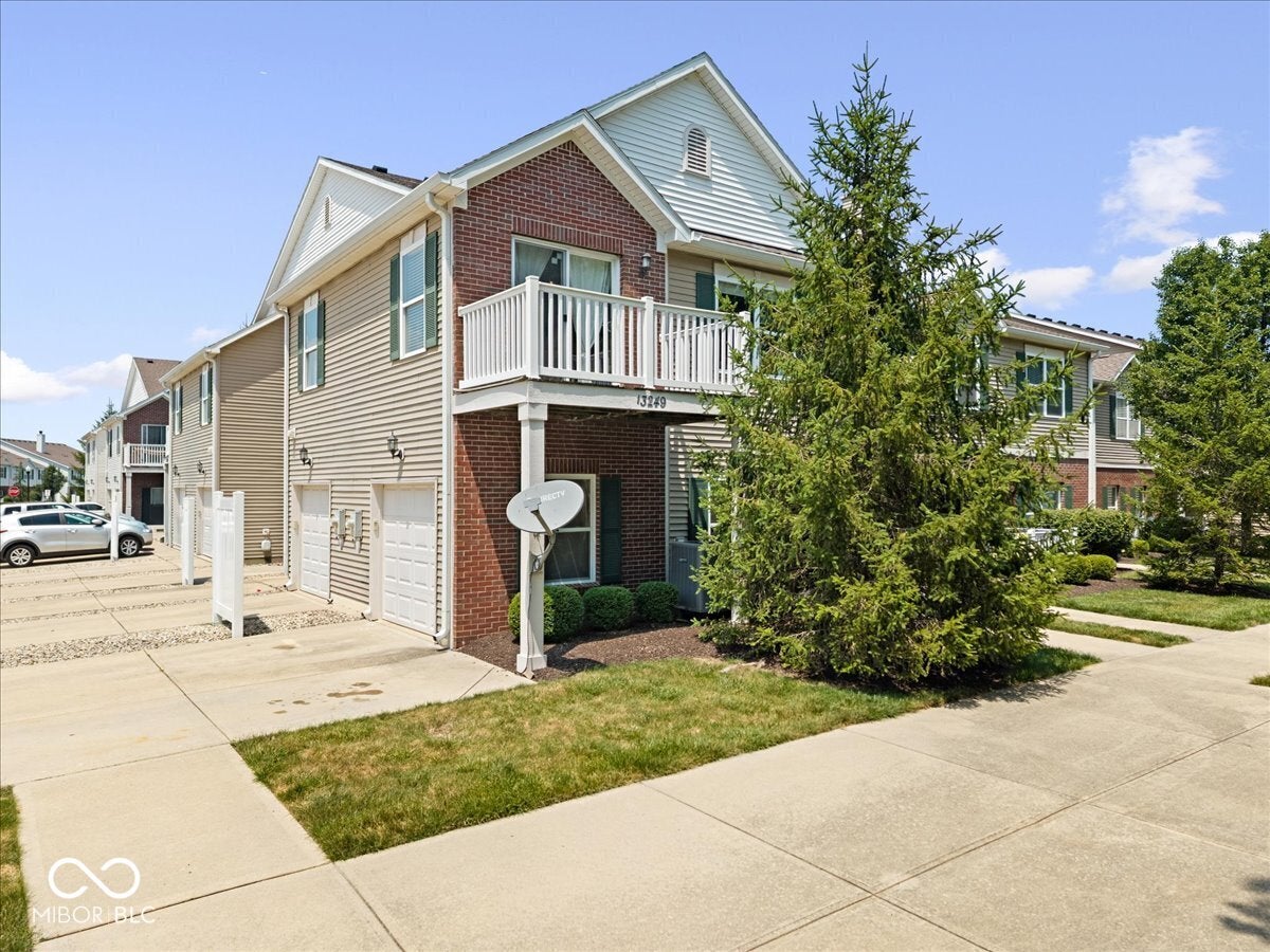 13249 Komatite Way 100 — photo