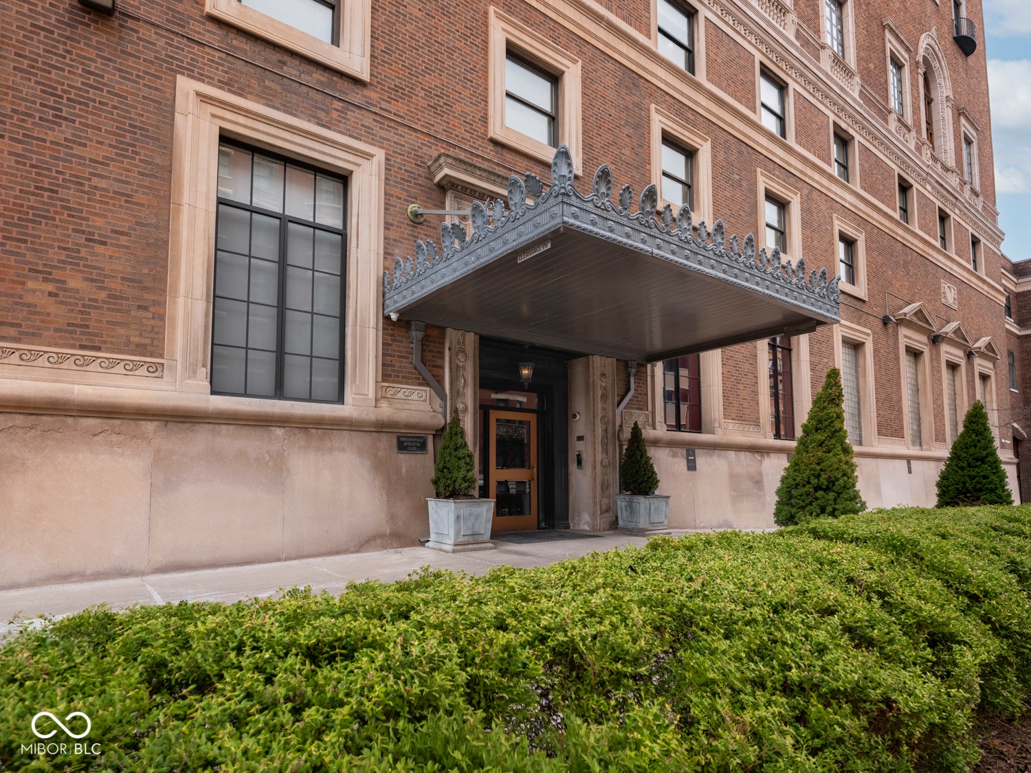350 N Meridian 303 — photo