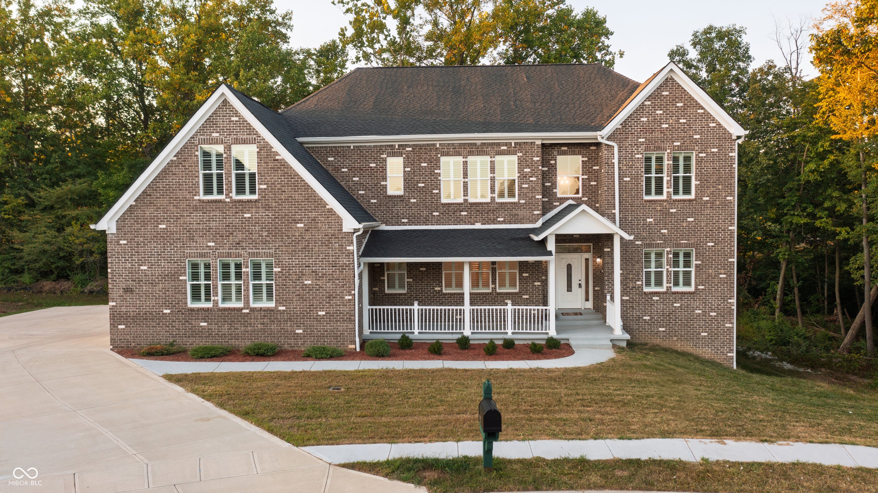 372 Foxboro Drive — photo