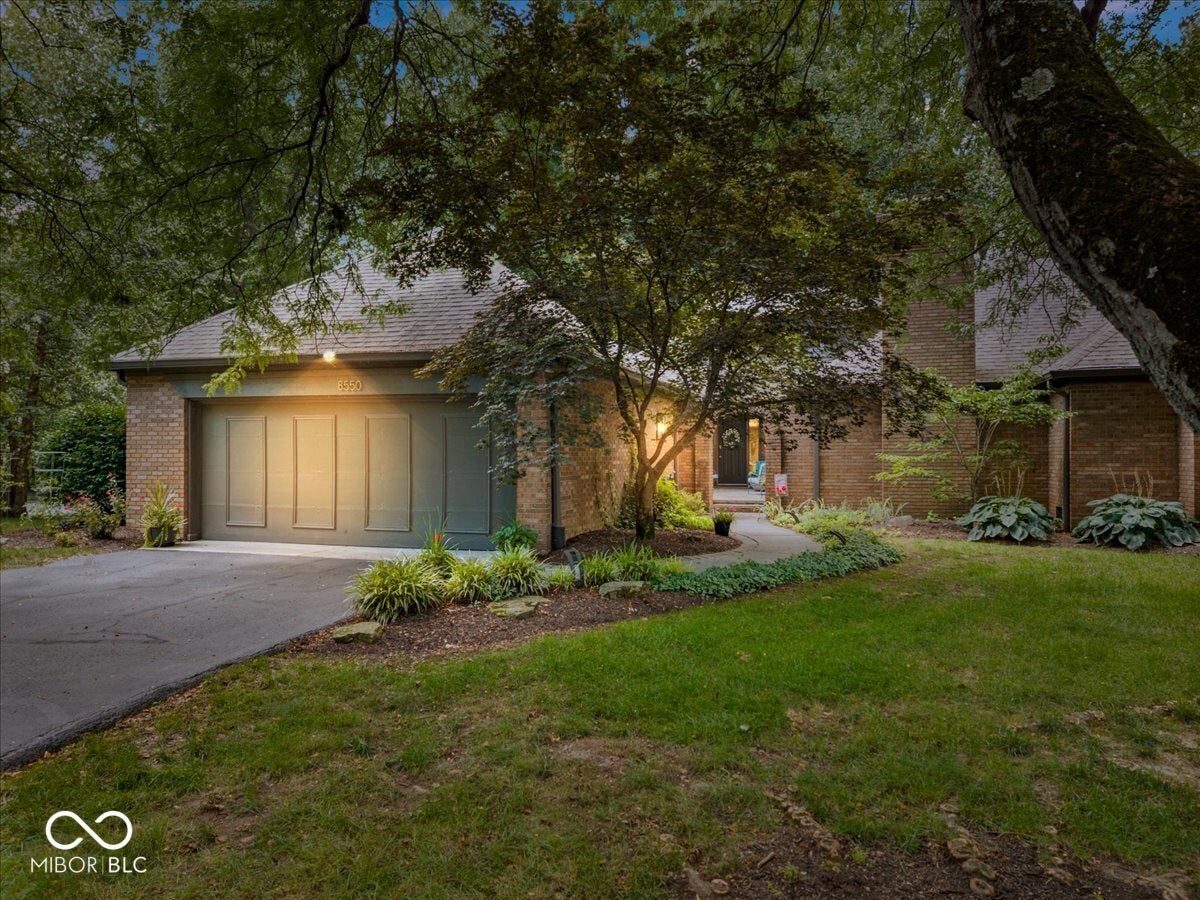 8550 Tree Top Drive 4 — photo