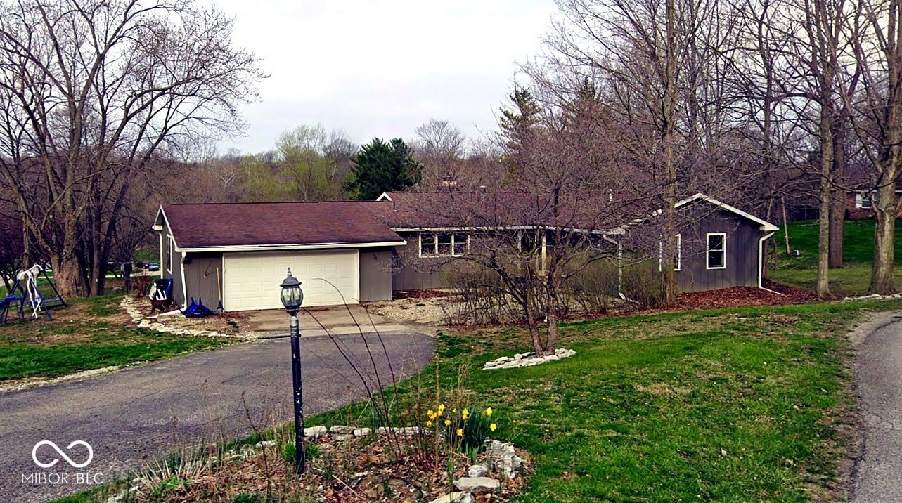 1266 N Crestview — photo