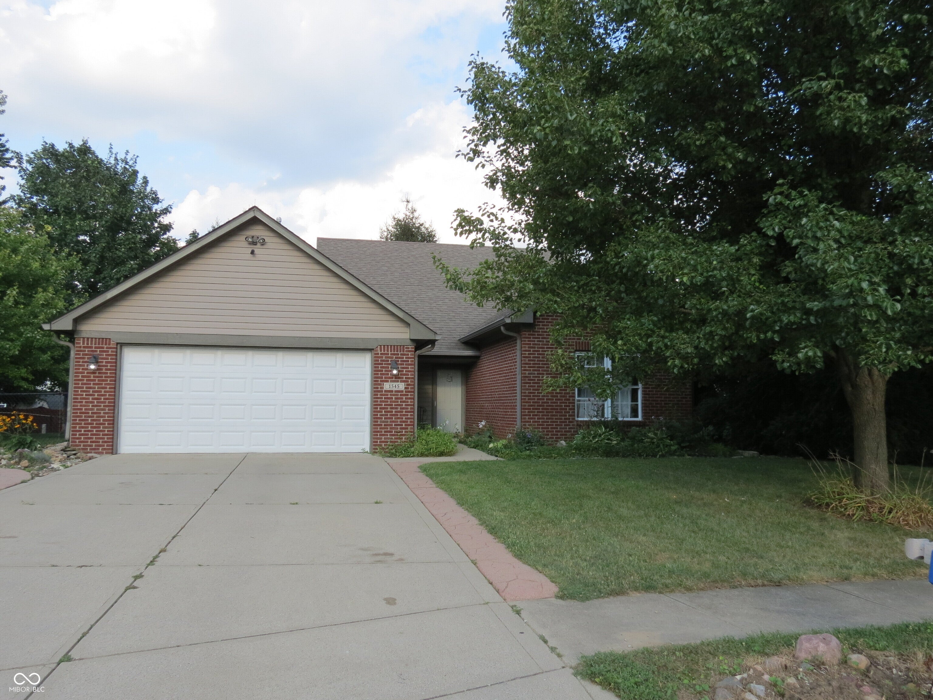 1545 Black Oak Court — photo