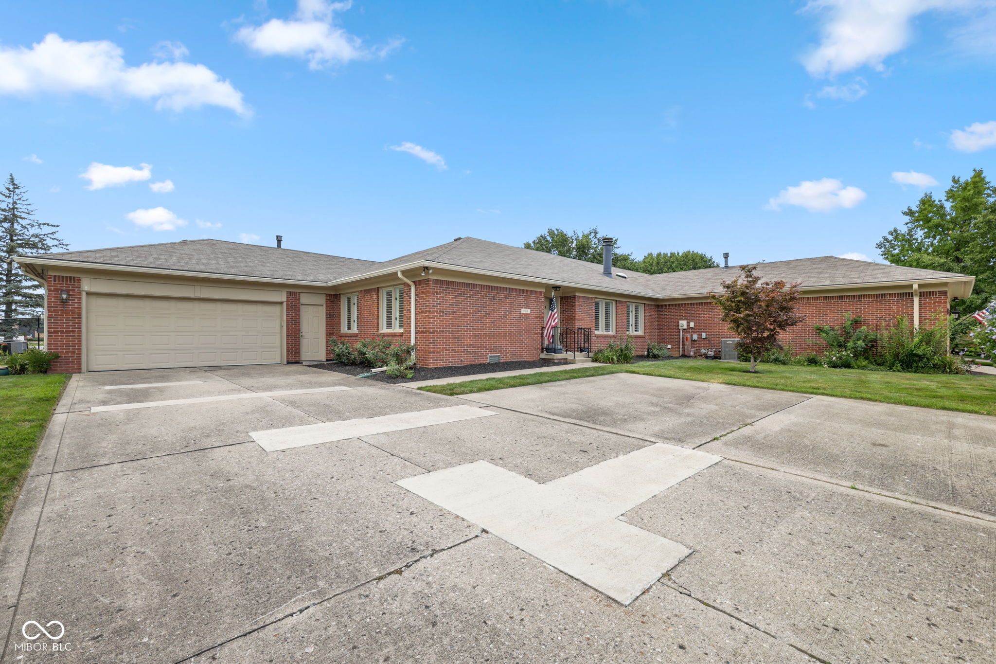 8616 Cricket Tree Lane — photo