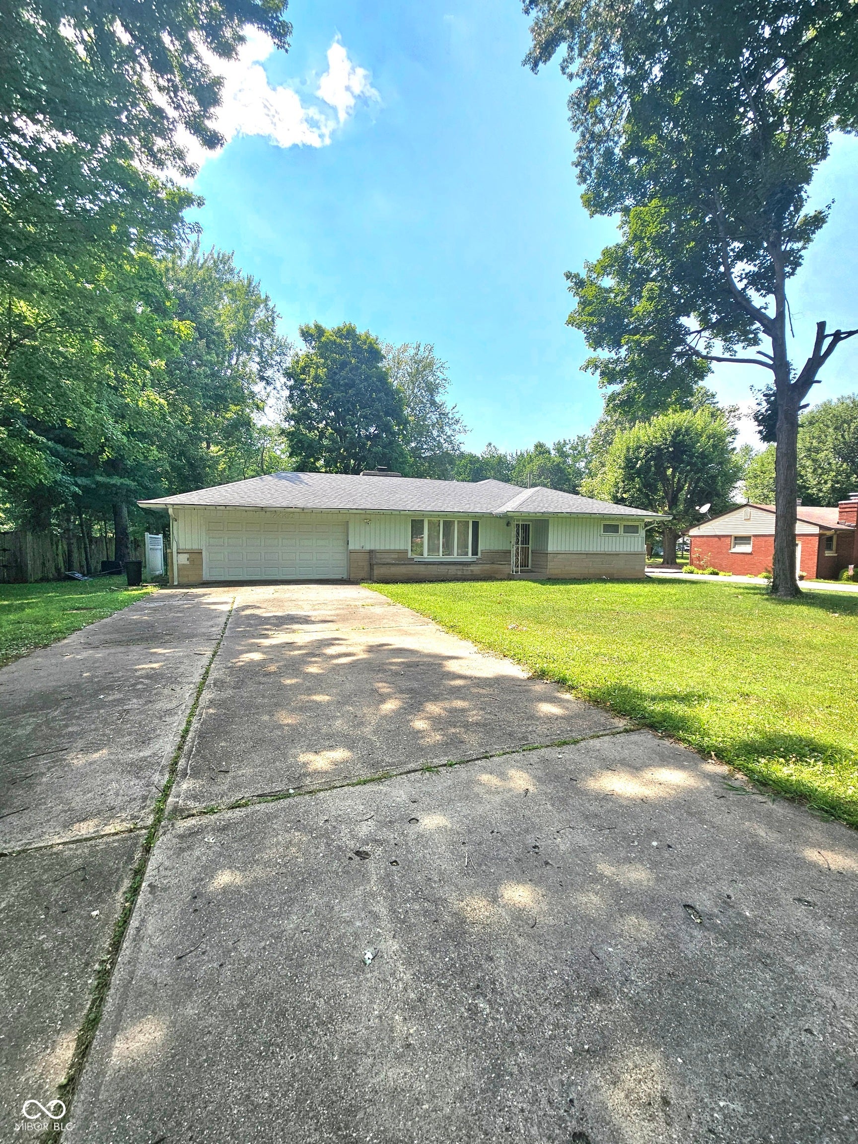 7440 Griffith Road — photo