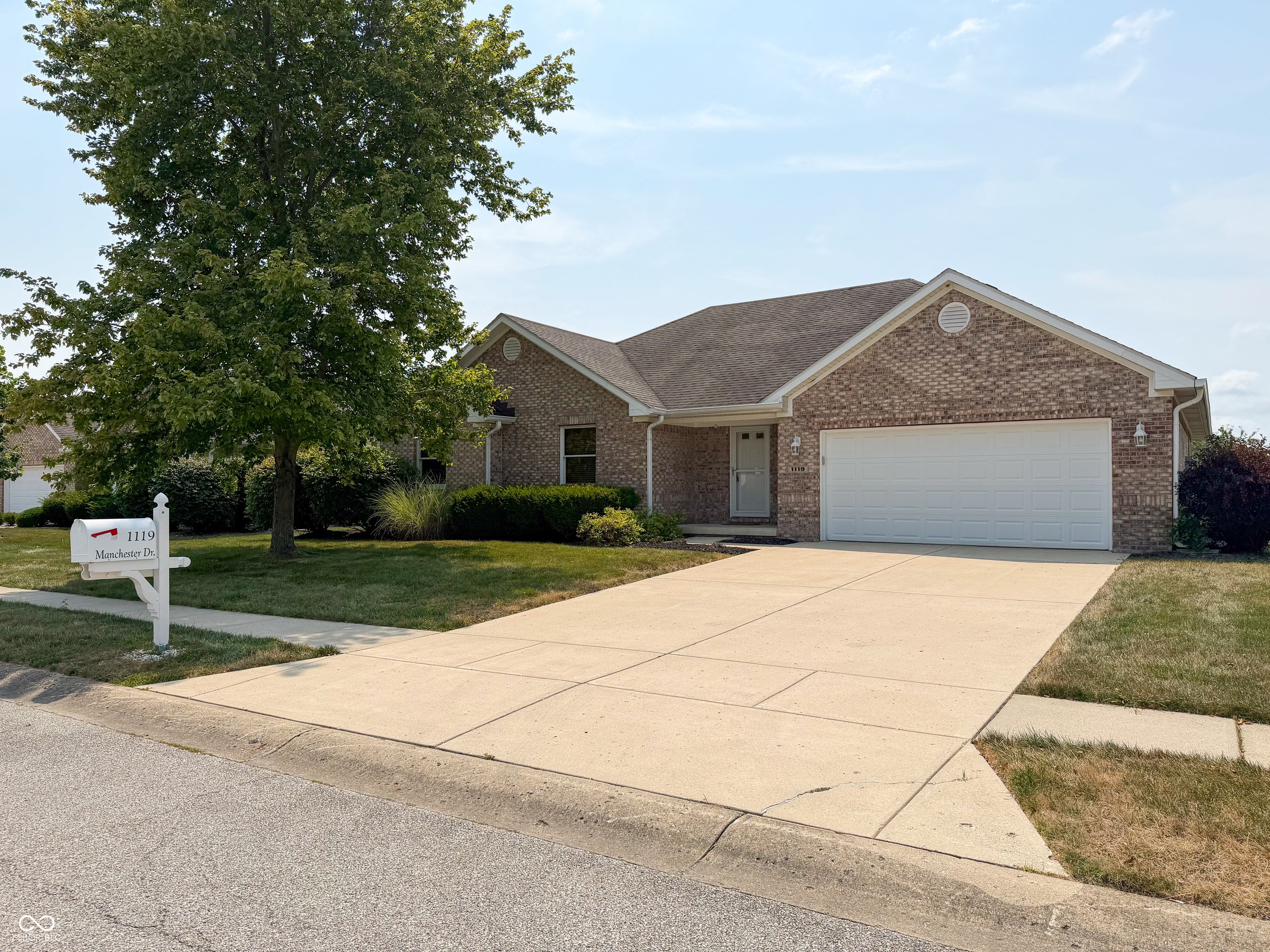1119 Manchester Drive — photo