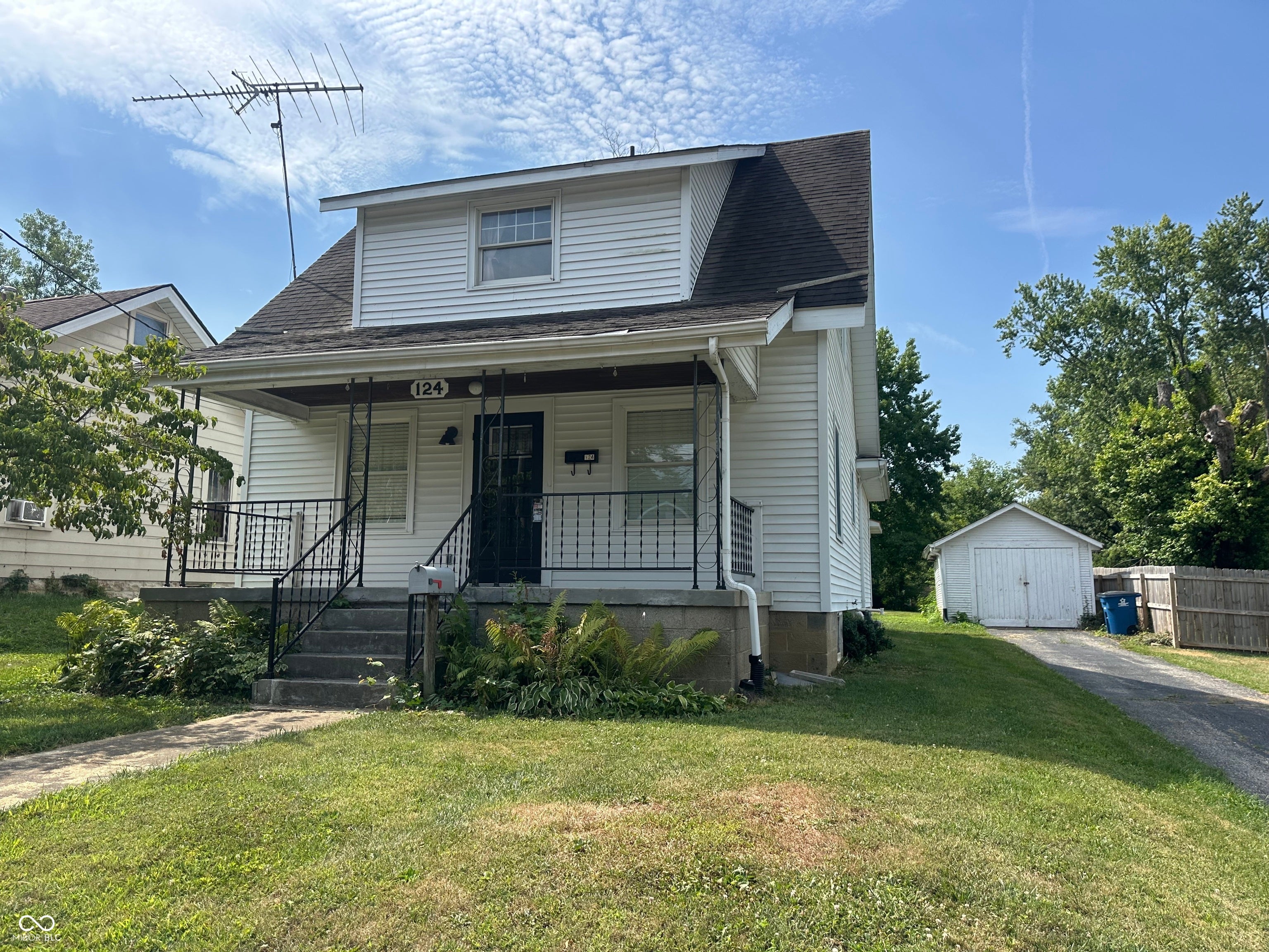 124 W Berry Street — photo