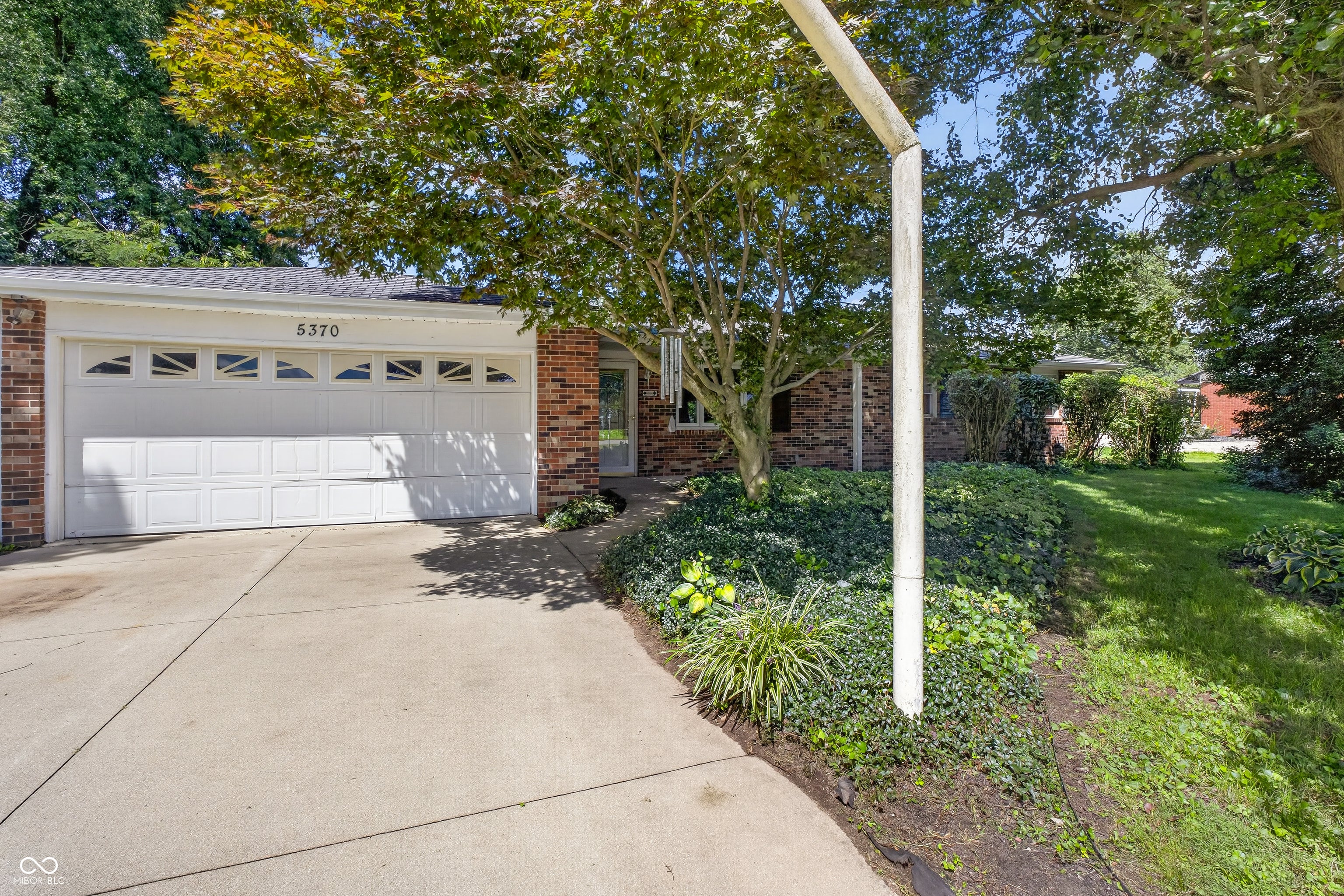 5370 E Forster Avenue — photo