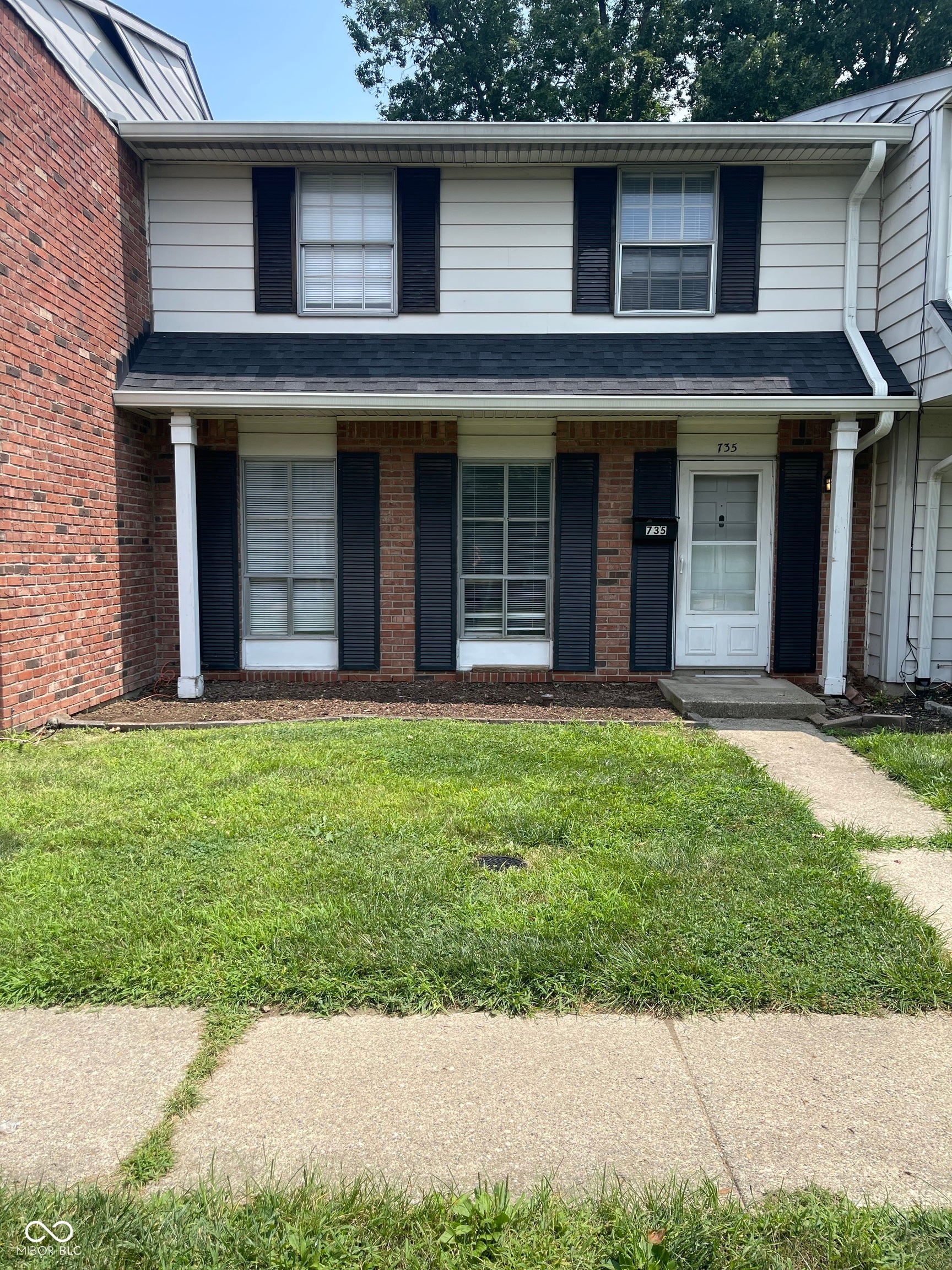 735 Southfield Court — photo