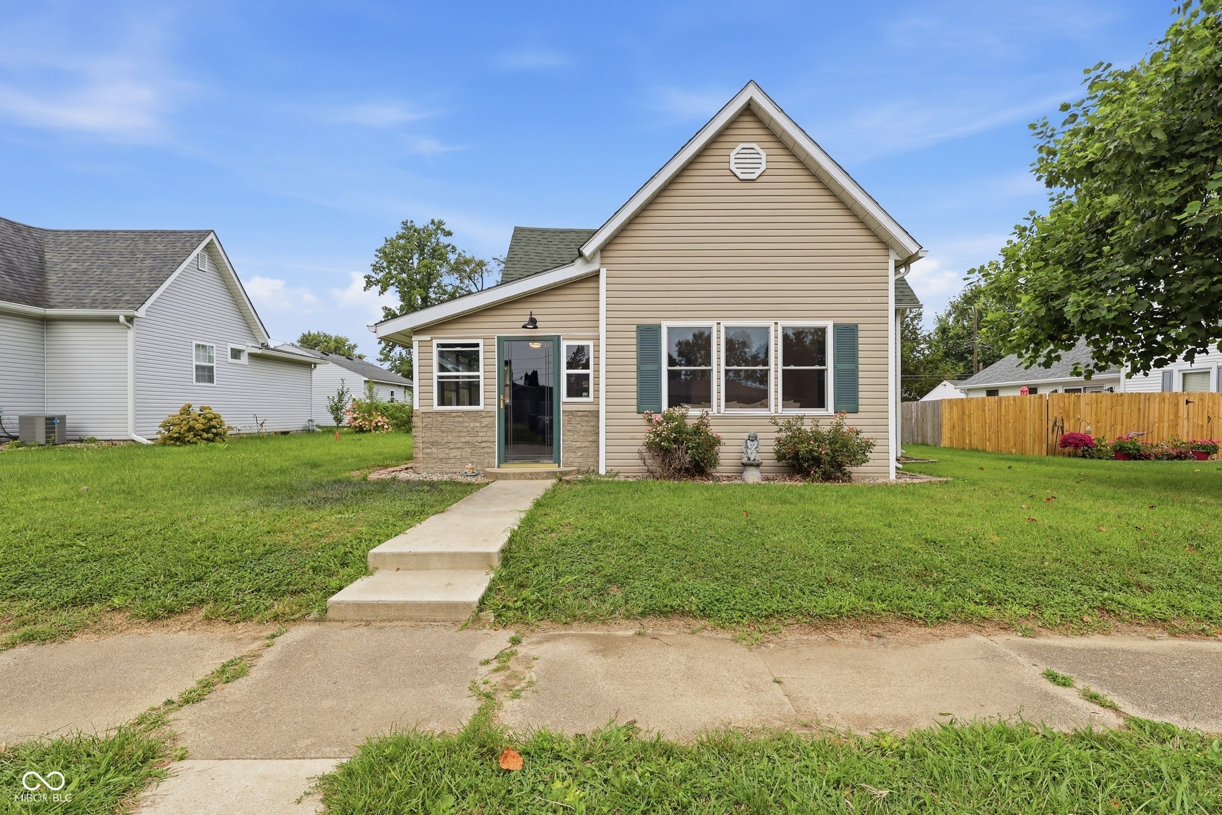 1019 N John Street — photo