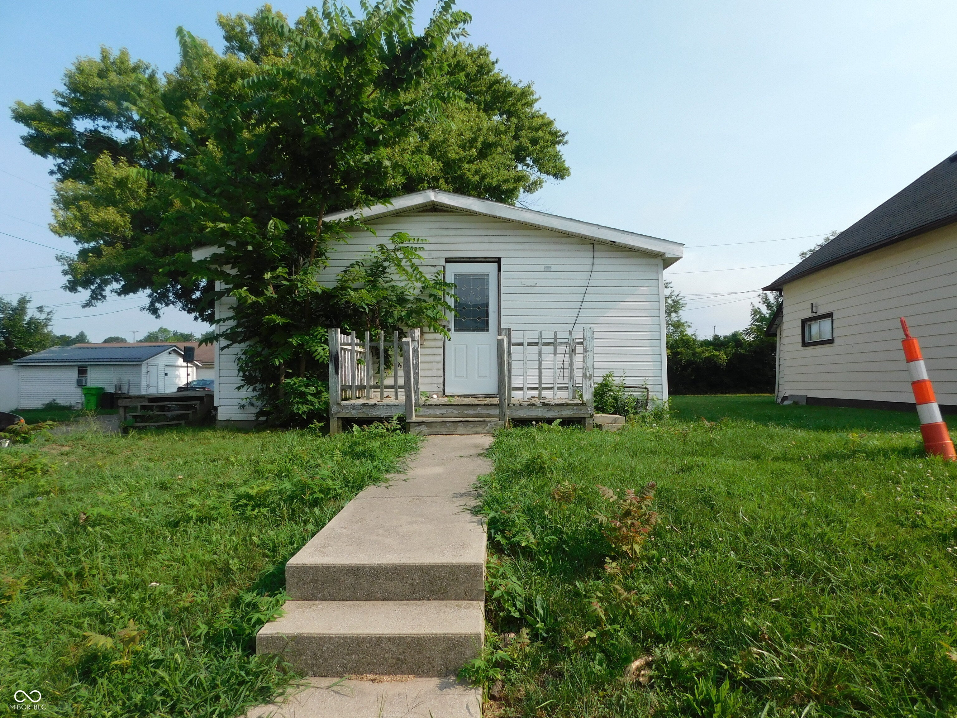 1002 Tuttle — photo