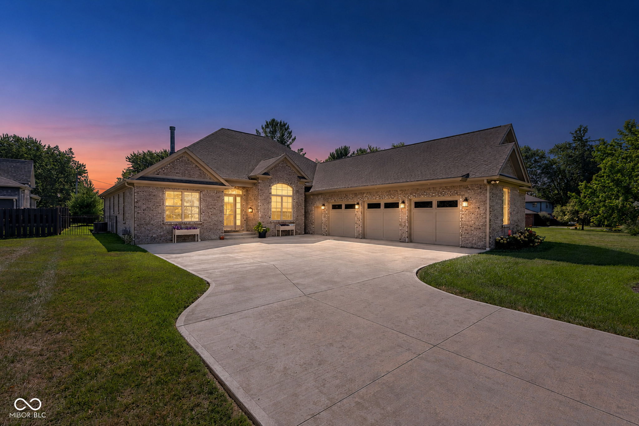 2309 Elmwood Drive — photo