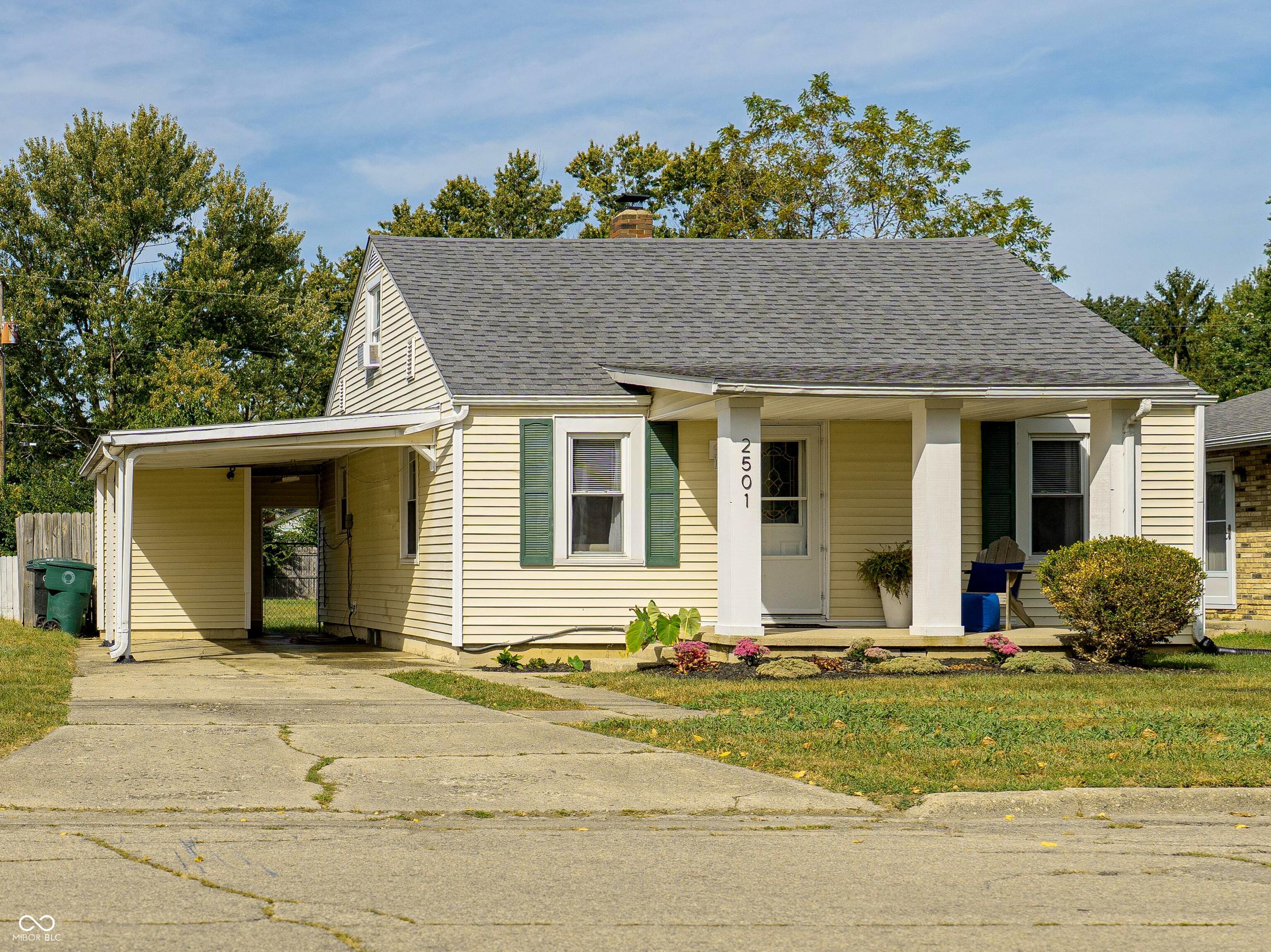 2501 N Rosewood Avenue — photo