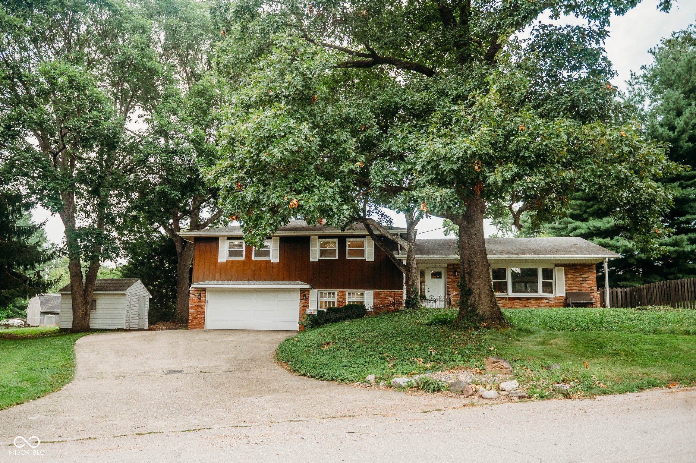200 Foster — photo
