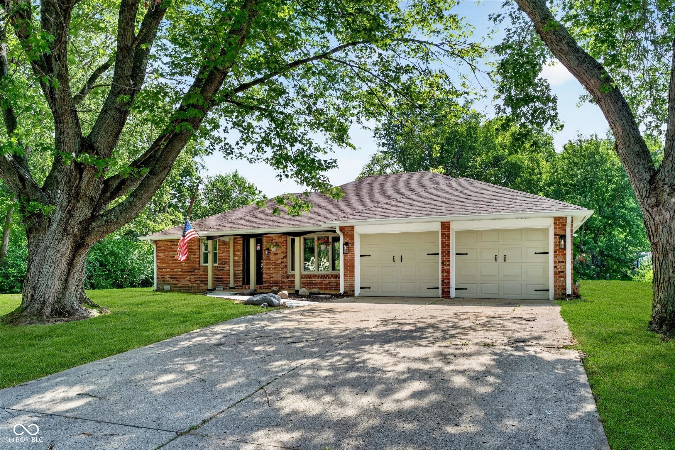 2227 Tartan Road — photo