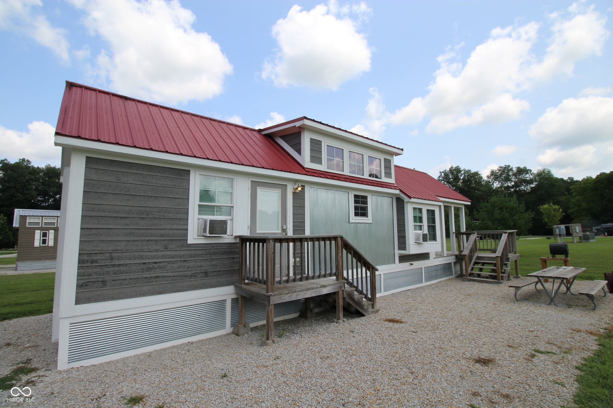 9507 US 231 #410 — photo