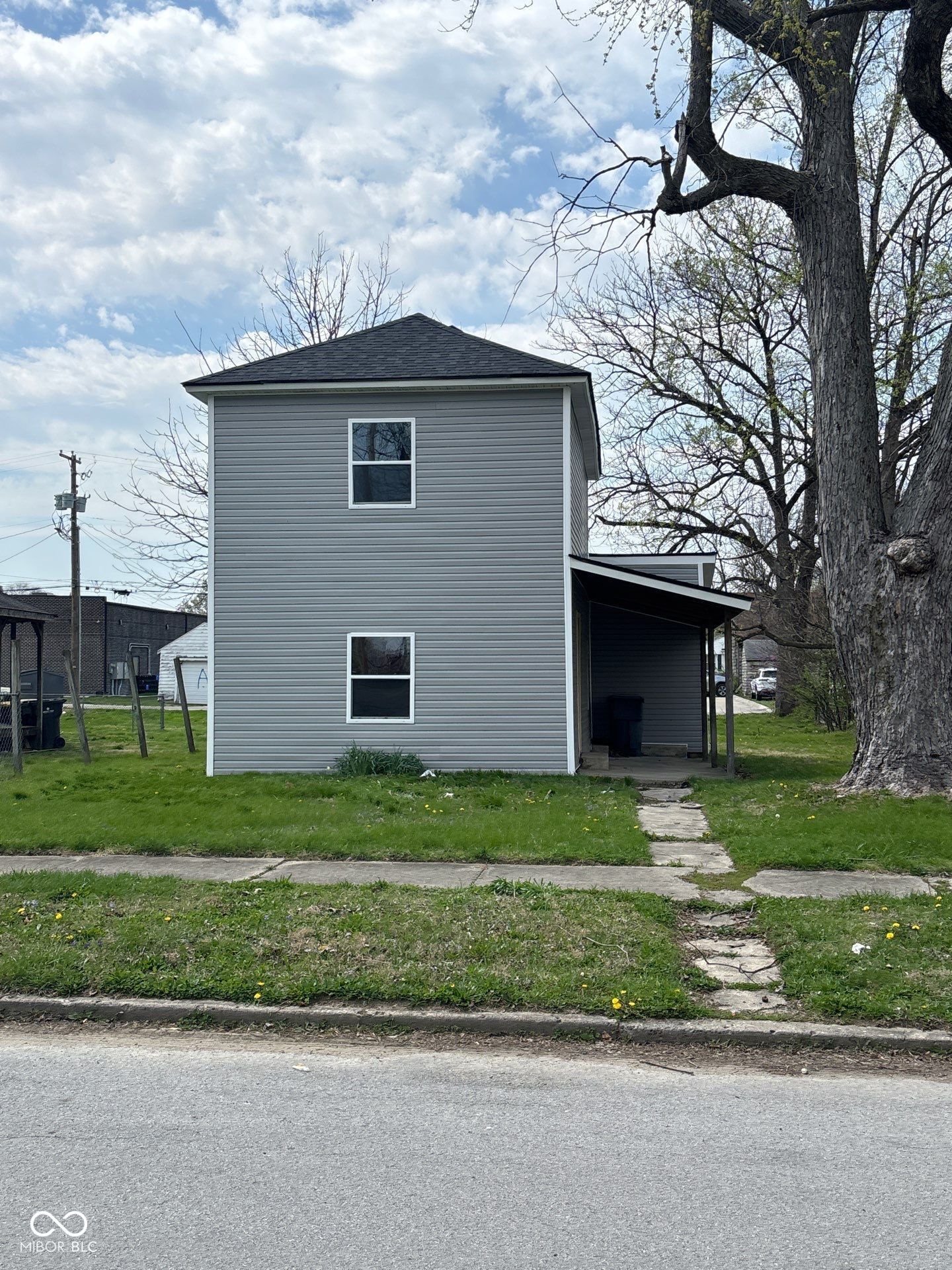 2037 Poplar Street — photo