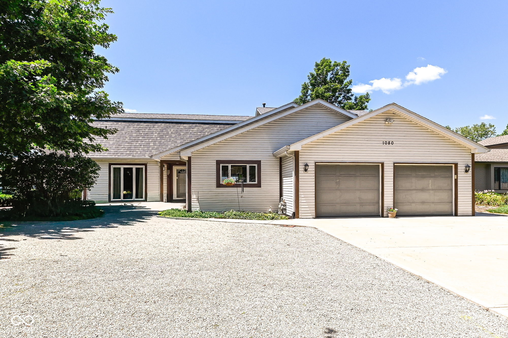 1080 Shoreline Drive — photo