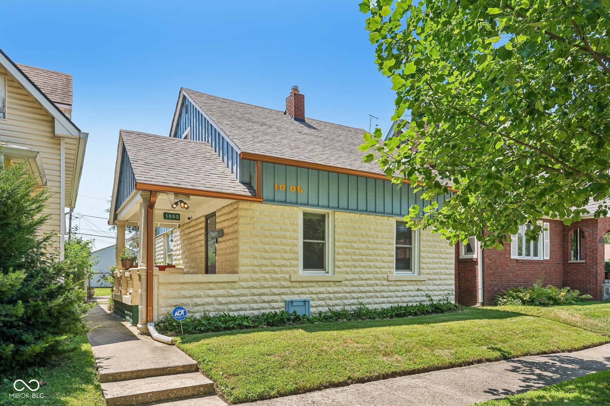 1005 E Berwyn — photo
