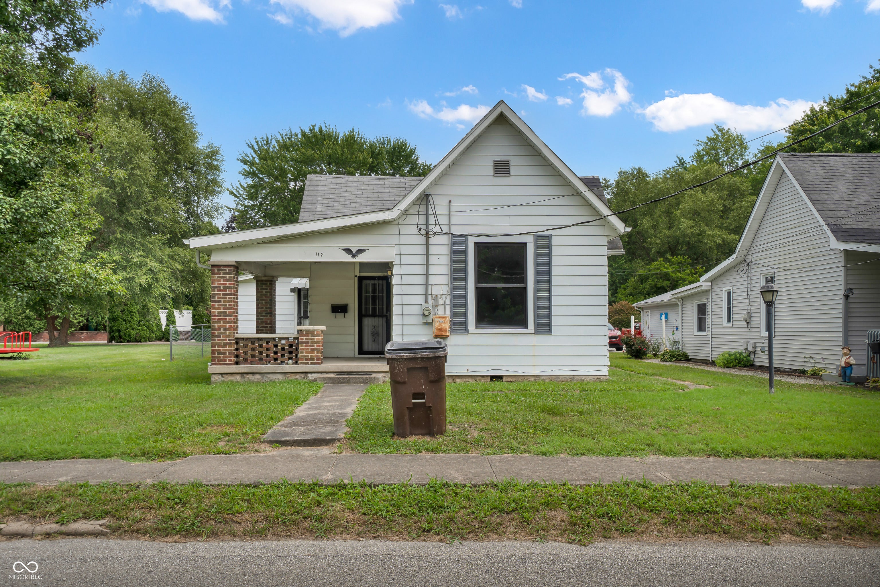 117 W College Street — photo