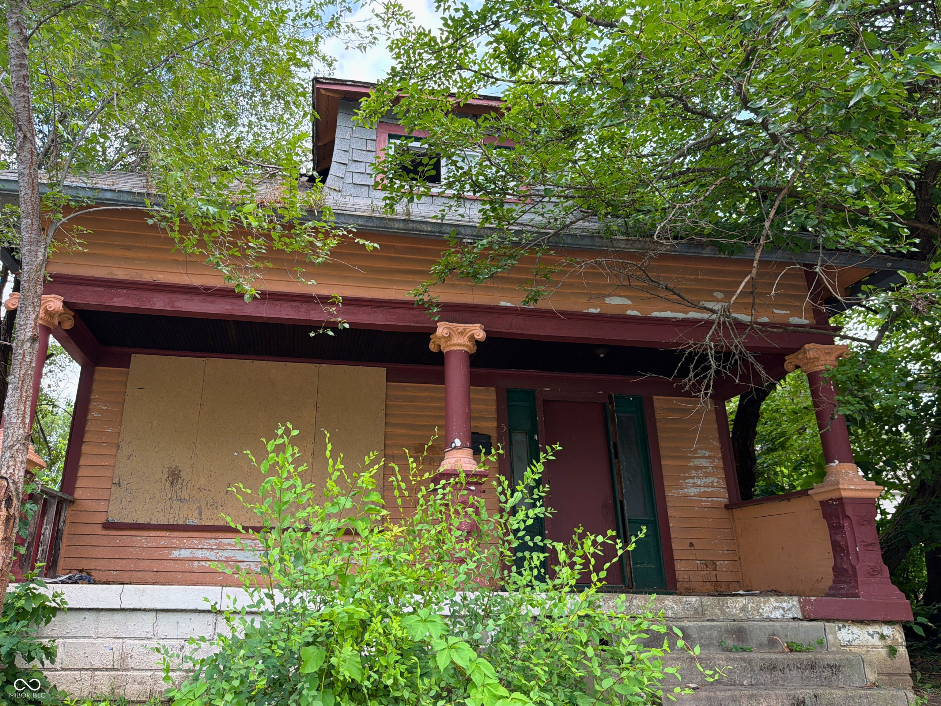 511 N Gray Street — photo