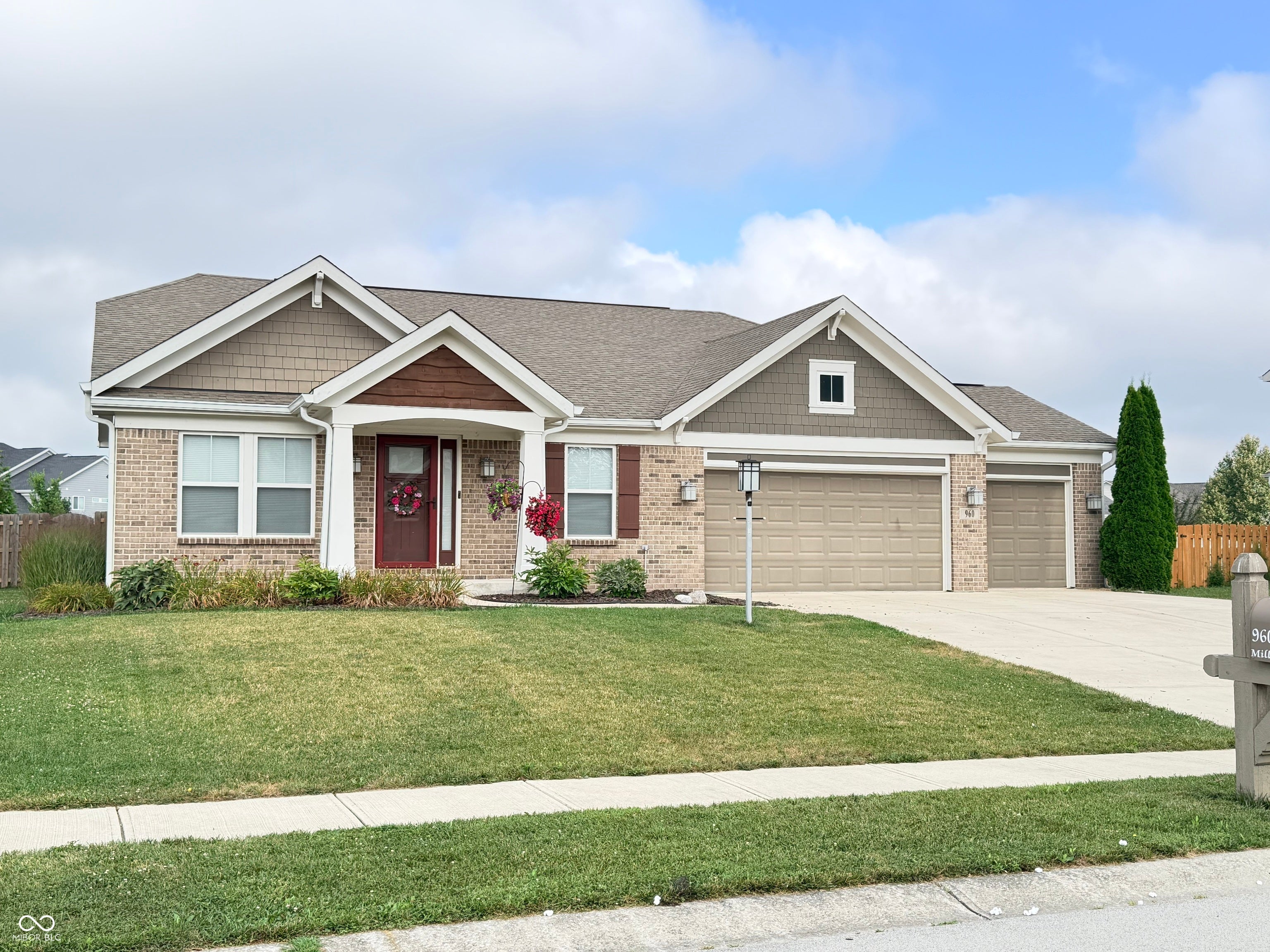 960 Miller Court — photo